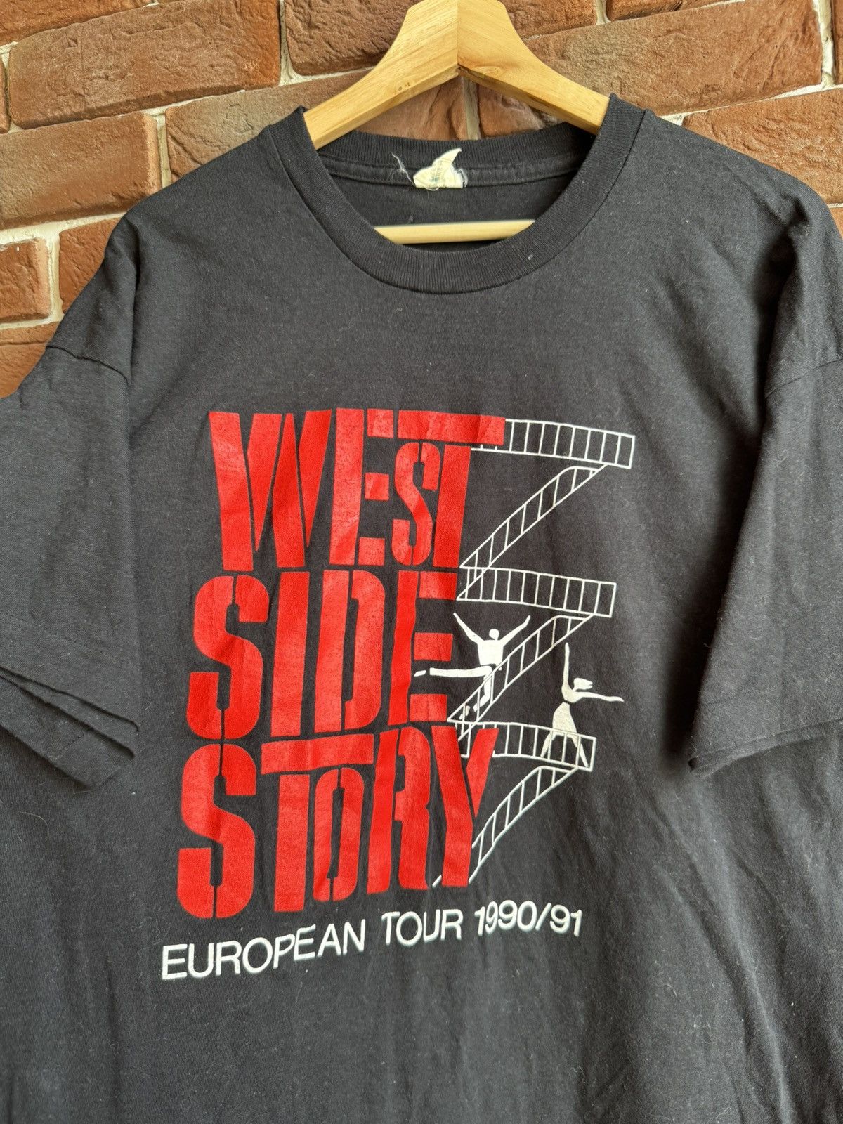 Vintage Vintage 1990 West Side Story Musical Art Movie T Shirt 90s Size US XL / EU 56 / 4 - 2 Thumbnail