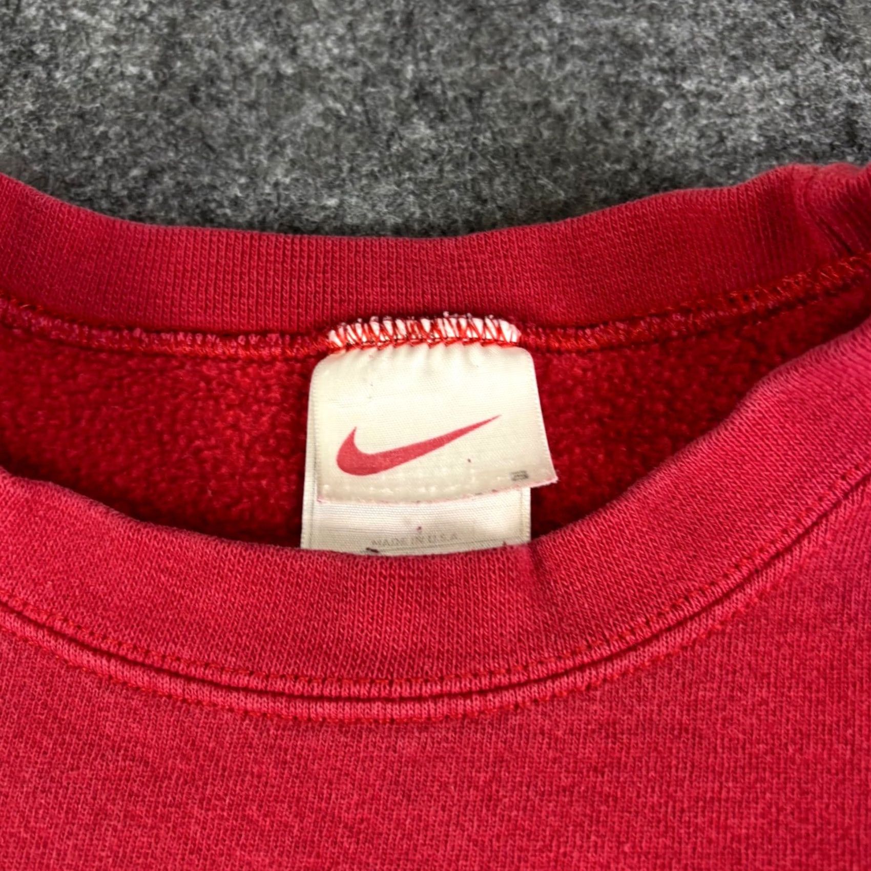 Nike VINTAGE Nike Sweatshirt Crewneck Red S Mens Small 90s Nike Sportswear Logo Embroidered Cotton Blend Pullover Size US S / EU 44-46 / 1 - 3 Thumbnail