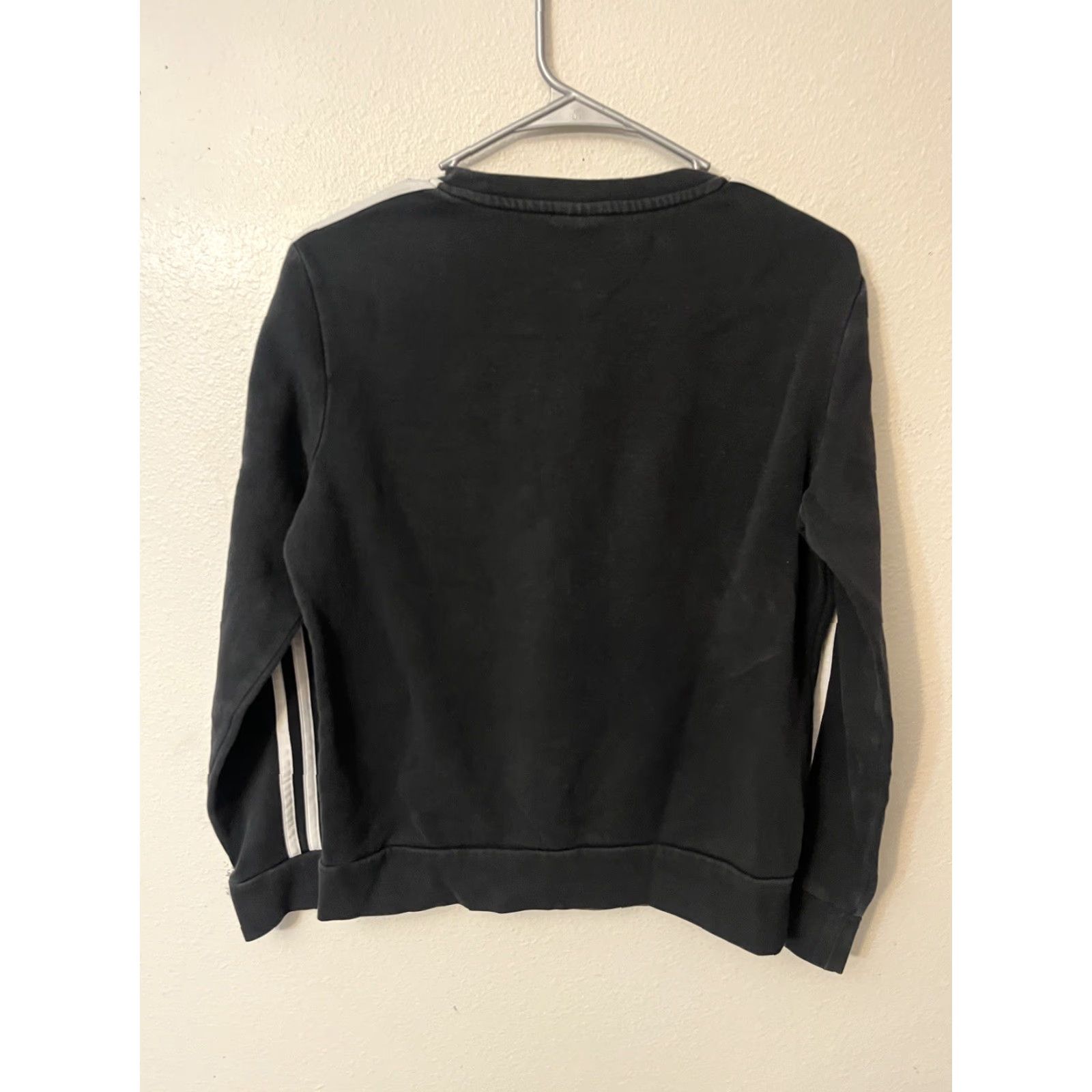 Adidas Adidas Essentials Fleece 3 Stripe Sweatshirt Crewneck Pullover Logo Womens M Black Sweatshirt Pullover Logo Adidas Essentials Women M Black Size M / US 6-8 / IT 42-44 - 2 Thumbnail