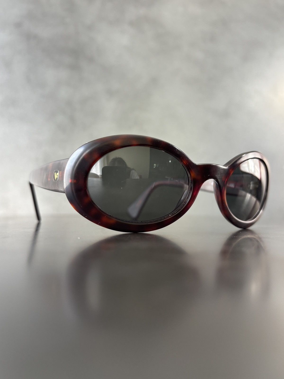 Vogue Vintage Vogue Sunglasses 1990s Made in Italy Oval Y2K VO2167 Size ONE SIZE - 1 Thumbnail
