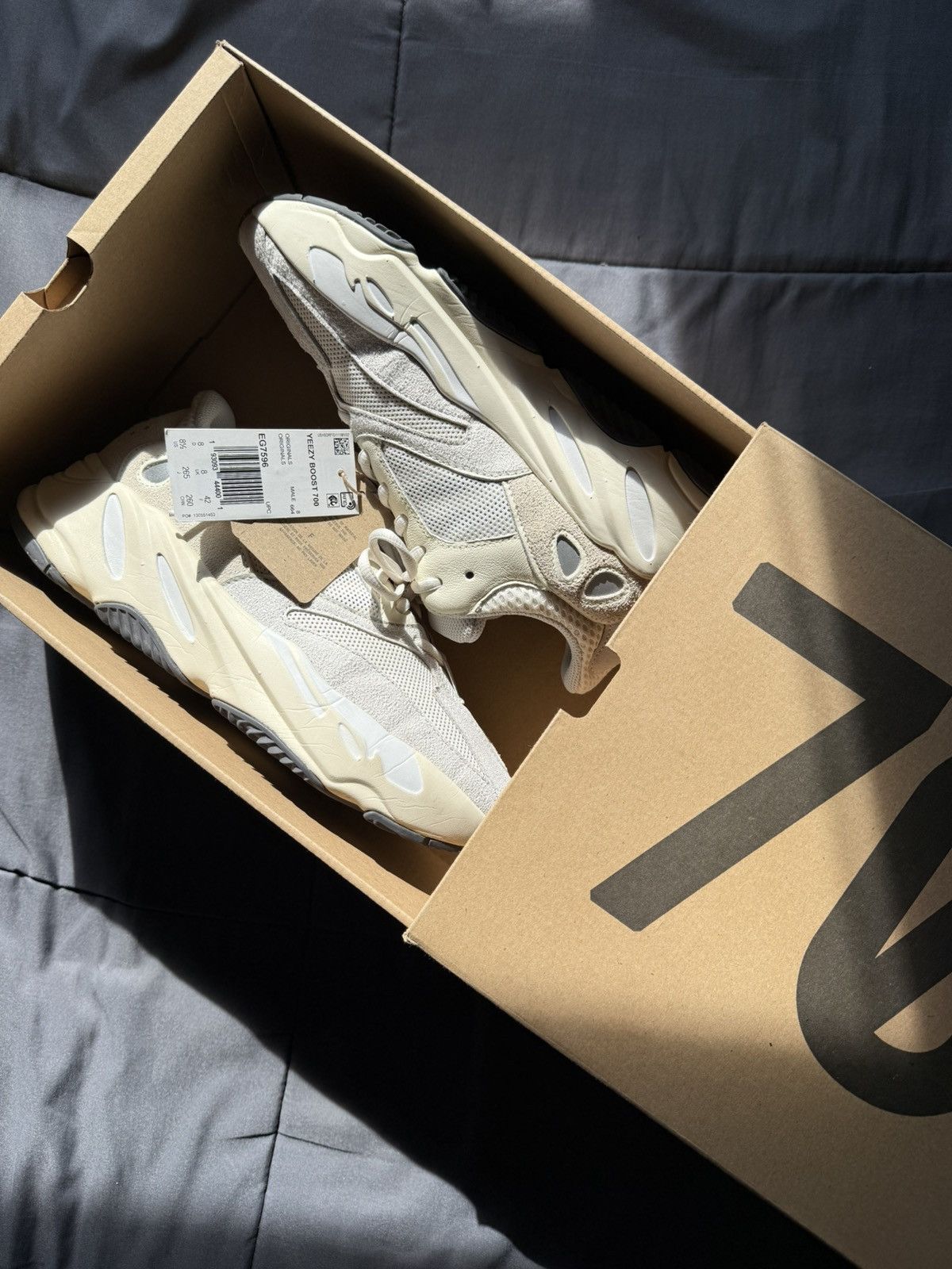 Adidas × Kanye West × Yeezy Adidas Yeezy Boost 700 Analog Size US 8.5 / EU 41-42 - 1 Thumbnail