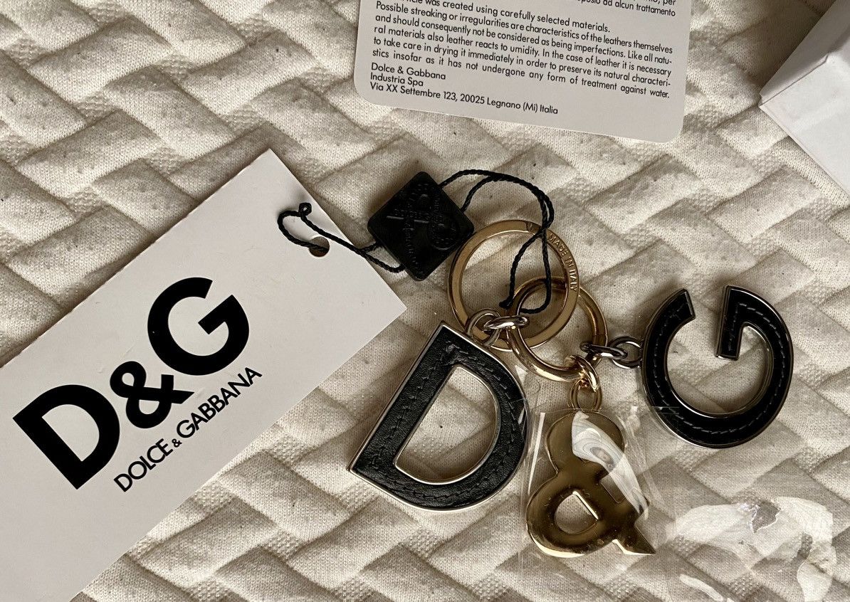 Dolce & Gabbana Dolce & Gabbana 🇮🇹 Metal/Black Calf Palladium Charm Key Chain Size ONE SIZE - 11 Thumbnail