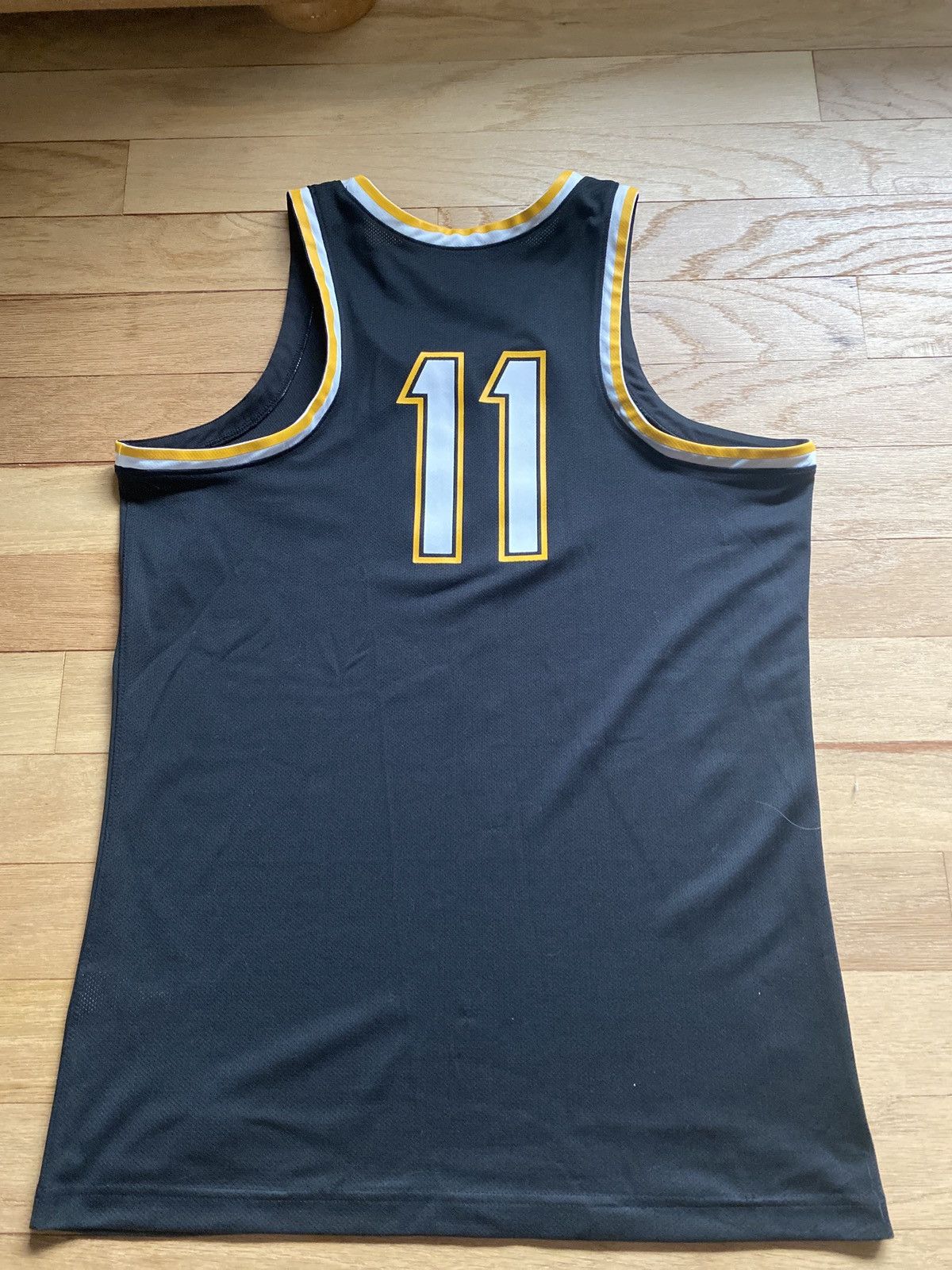 Nike Nike Wichita State Shockers Jersey Size US M / EU 48-50 / 2 - 2 Thumbnail