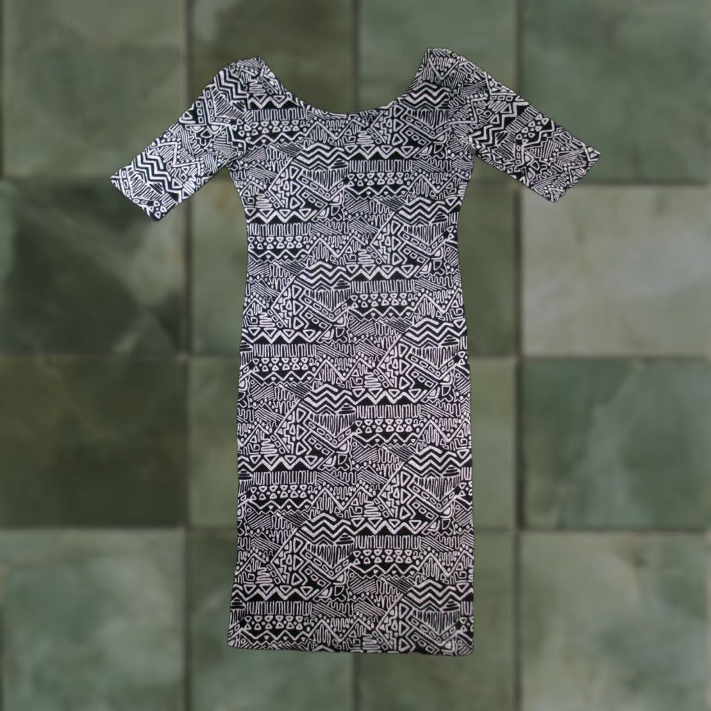 Vintage UltraFlirt Black Geometric Tribal Midi Dress Womens L Scoop Neck 3/4 Sleeve Stretch Bodycon Casual Vintage No (adjusted to rules) Size L / US 10 / IT 46 - 1 Thumbnail