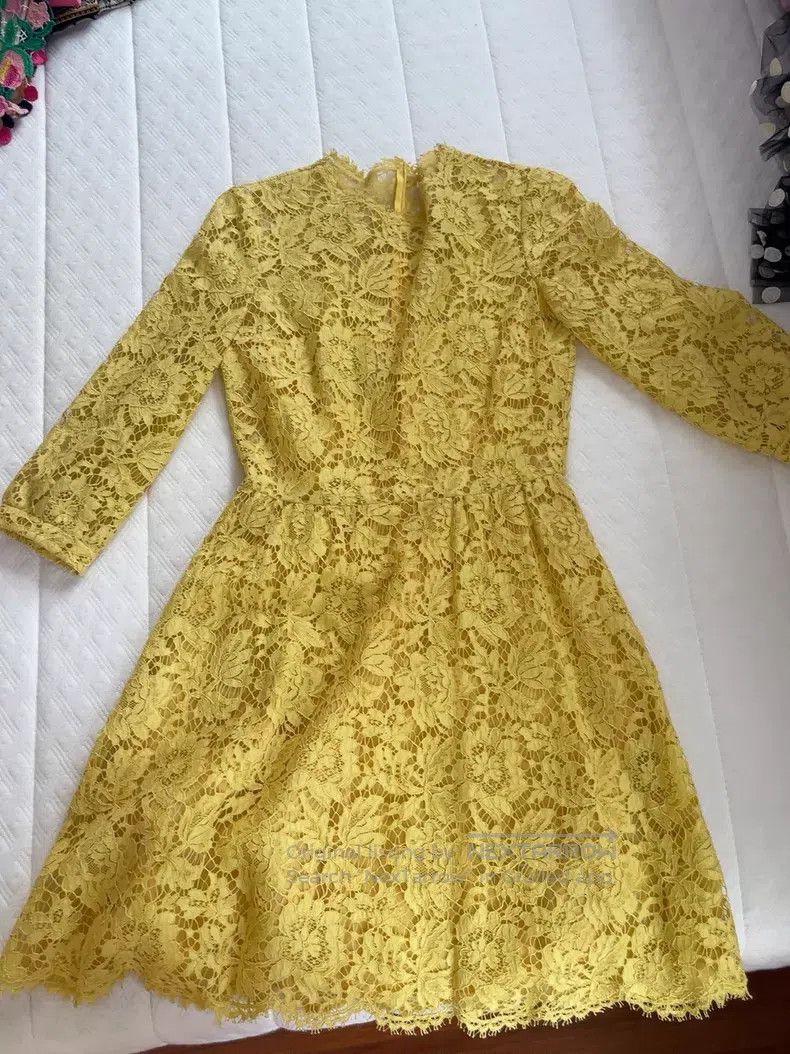 Valentino Valentino Yellow lace dress Size S / US 4 / IT 40 - 1 Thumbnail