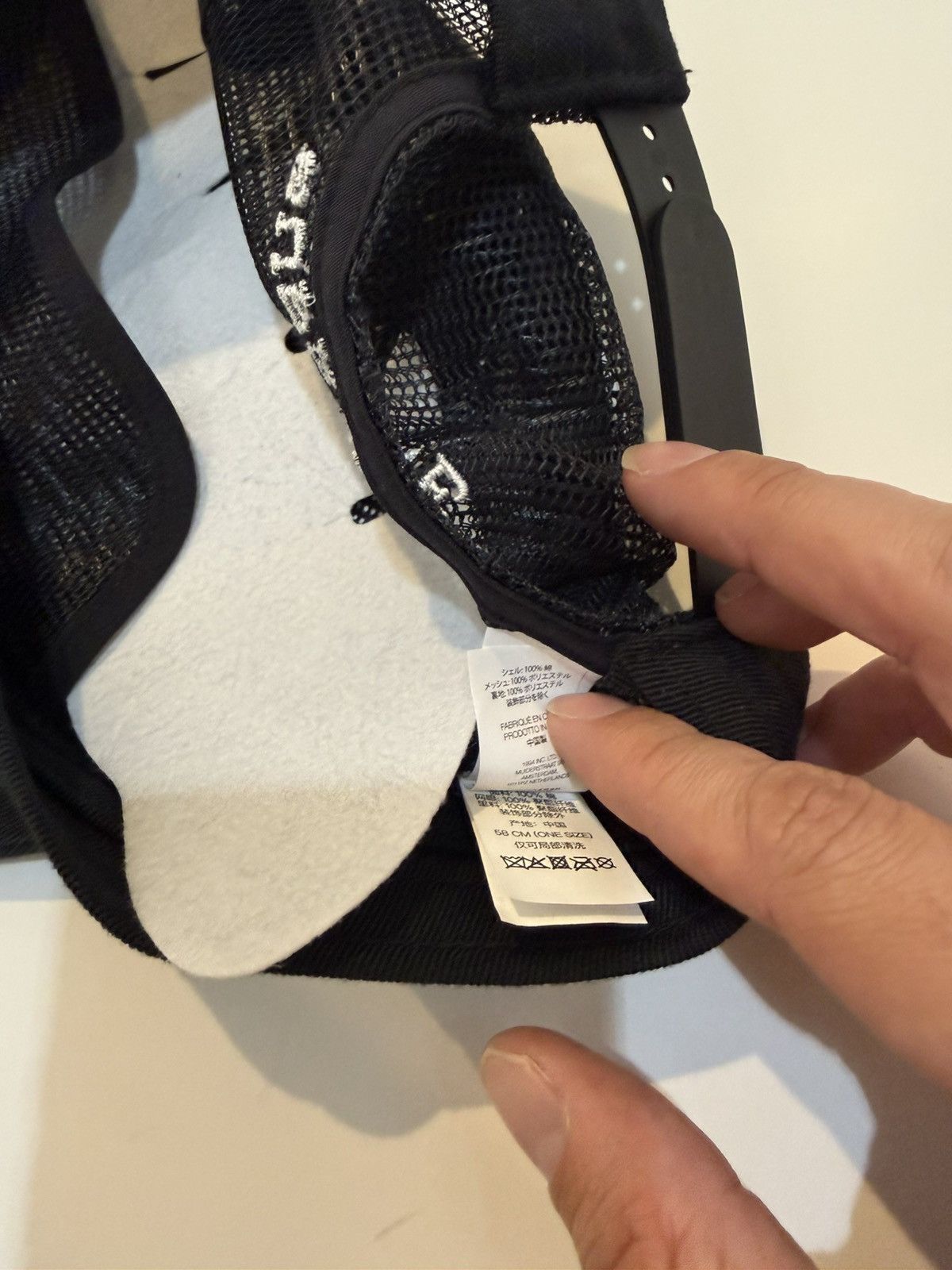 Misfits × Supreme In HAND SUPREME x Misfits hat SS26 - Black - White Size ONE SIZE - 11 Thumbnail
