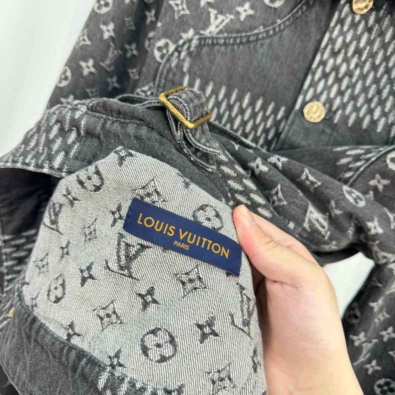 Louis Vuitton Louis Vuitton Black and grey print denim jacket Size US M / EU 48-50 / 2 - 5 Thumbnail