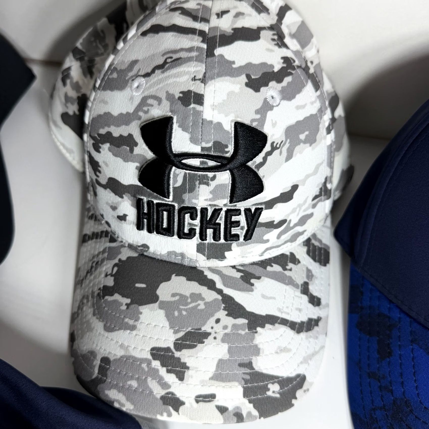 Under Armour Under Armour Hat Cap Lot Of 5 Medium Stretch Fit Hockey Camo Trucker Snap Baseball Cap Unisex Adults Black 5 Medium Fitted SnapBack Moisture Wicking Size ONE SIZE - 5 Thumbnail
