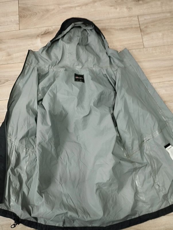 Berghaus Berghaus Deluge Light kurtka trekkingowa size L Hydroshell Size US L / EU 52-54 / 3 - 5 Thumbnail