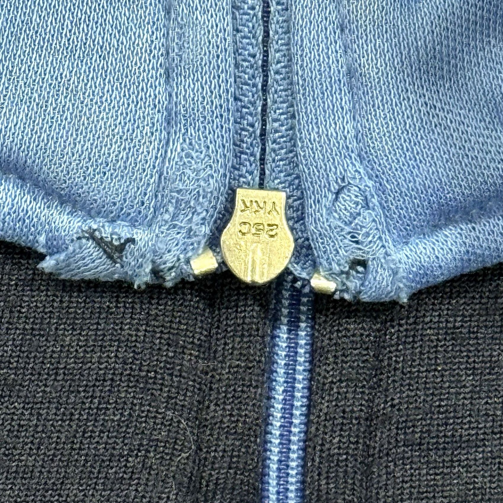 Patagonia VINTAGE Patagonia Capilene Fleece 1/4 Zip Pullover Men’s Large Navy Logo Pullover USA 90s MENS Size US L / EU 52-54 / 3 - 7 Thumbnail