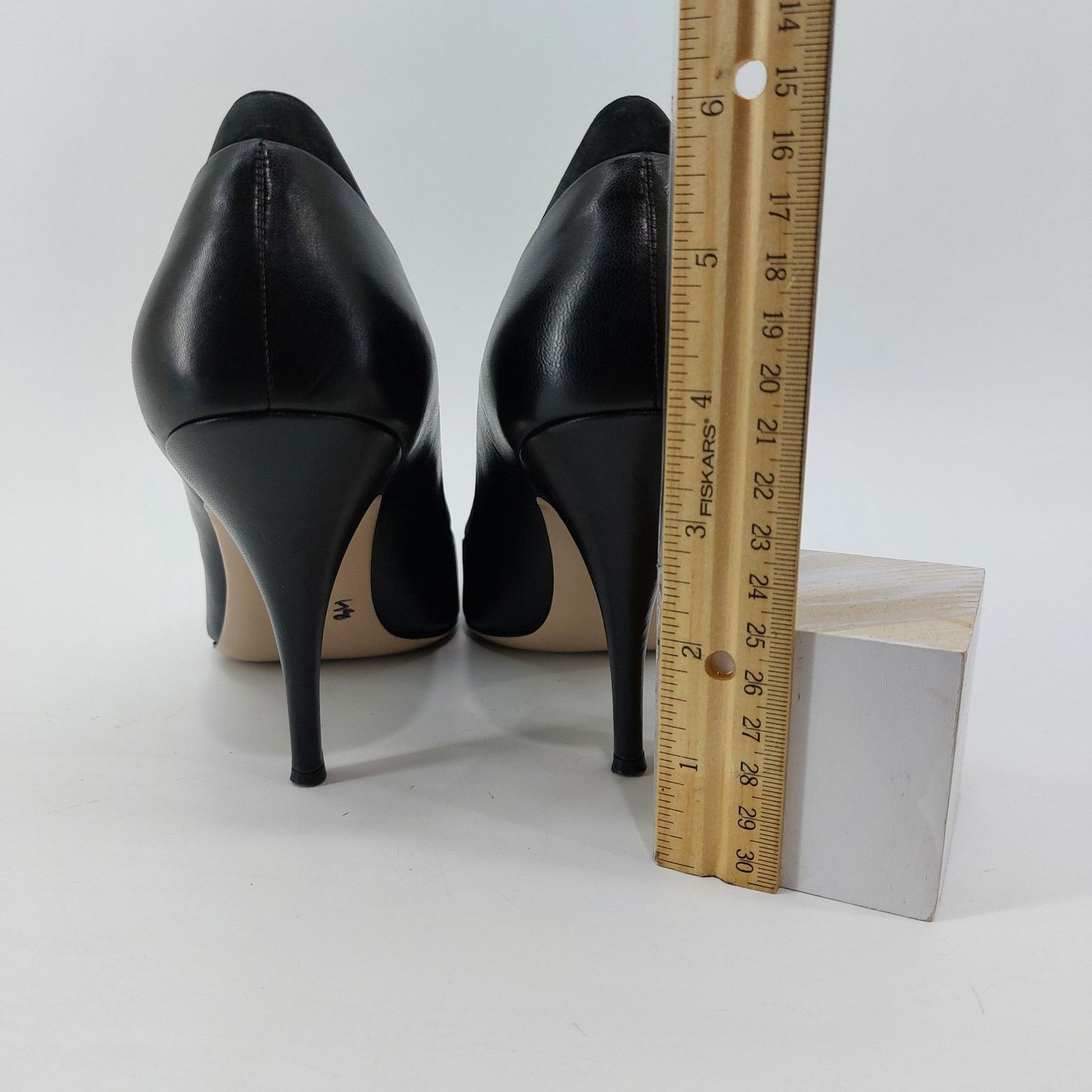 Salvatore Ferragamo Salvatore Ferragamo Black Pumps Suede Trimmed Leather 8 B Size US 8 / IT 38 - 6 Thumbnail