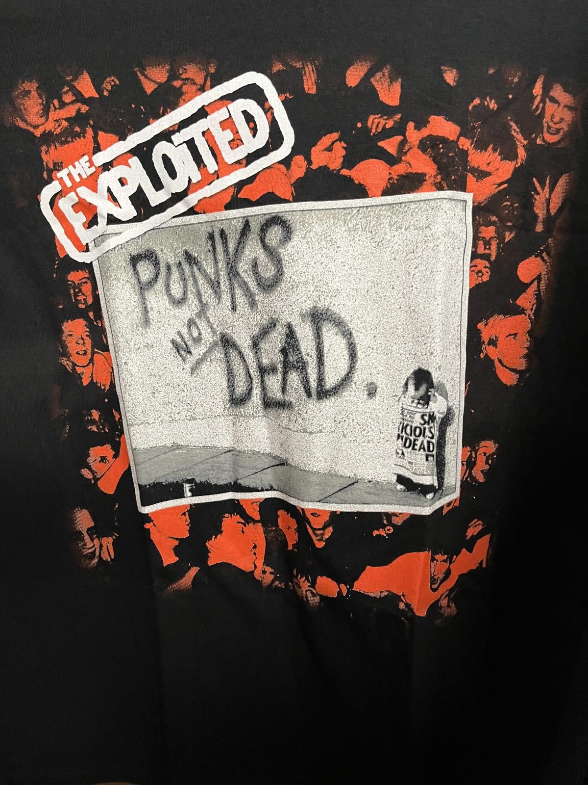 Designer Band The Exploited T-shirt Punks Not Dead Spray Paint -L Size US L / EU 52-54 / 3 - 3 Thumbnail