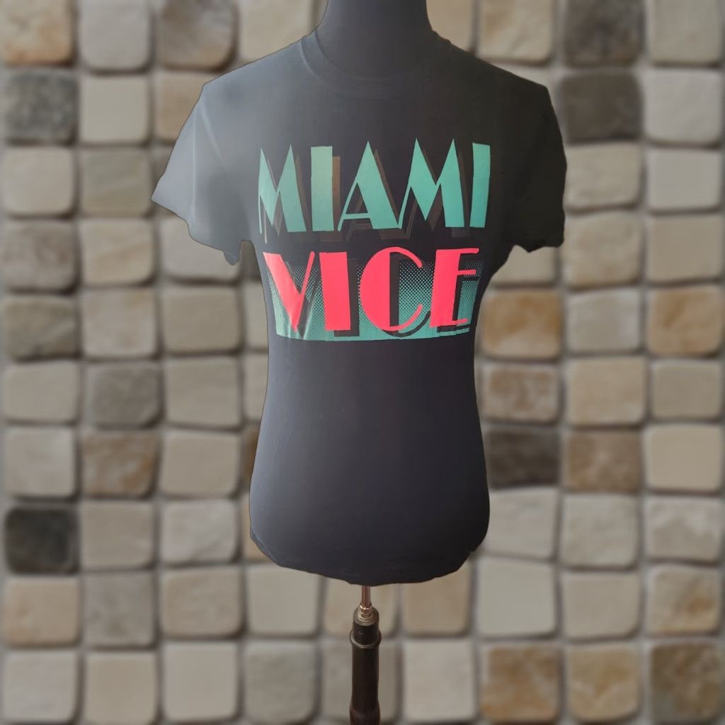 Gildan Gildan Miami Vice TV Show Logo Black Short Sleeve T-Shirt Size S Mens Clothing Graphic Print Crew Neck Cotton Easy Care Vintage No Size US S / EU 44-46 / 1 - 1 Preview