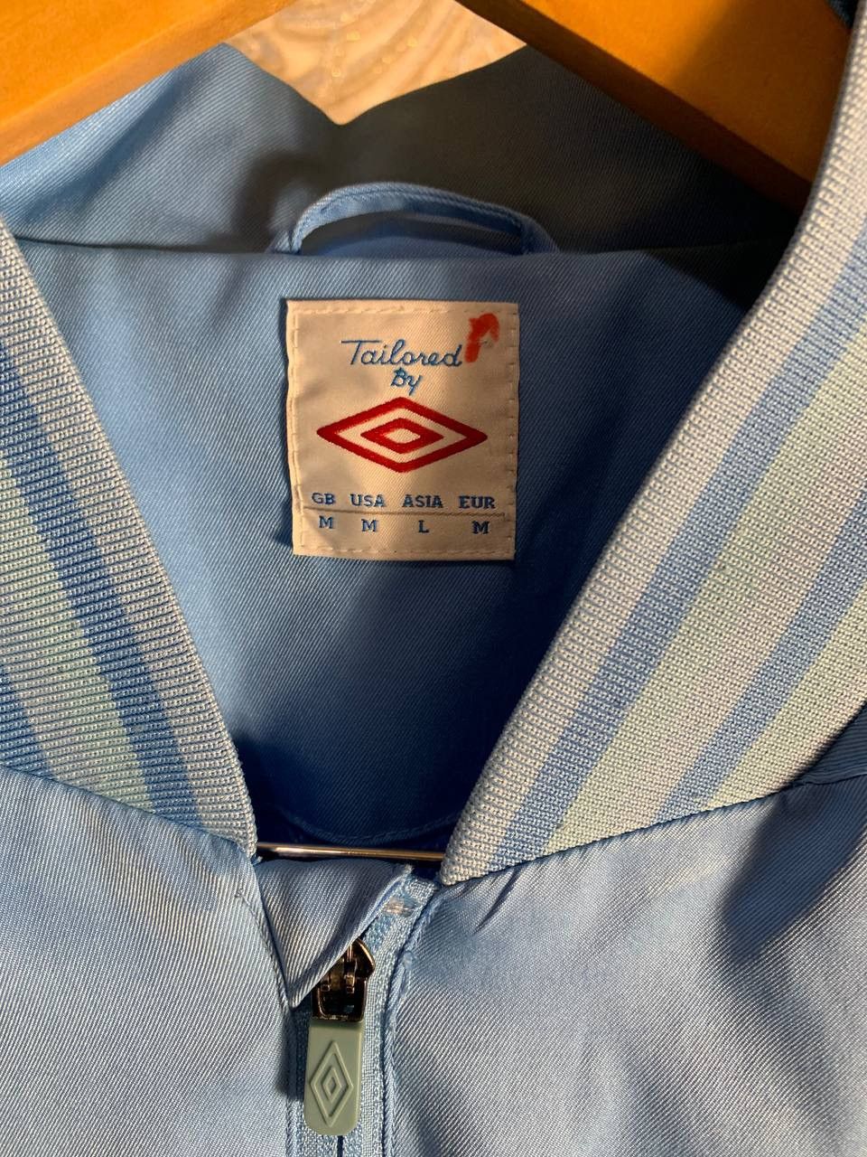 Umbro × Vintage VERY RARE UMBRO MANCHESTER CITY LIGTH JACKET SOCCER Y2K 90s Size US M / EU 48-50 / 2 - 4 Thumbnail