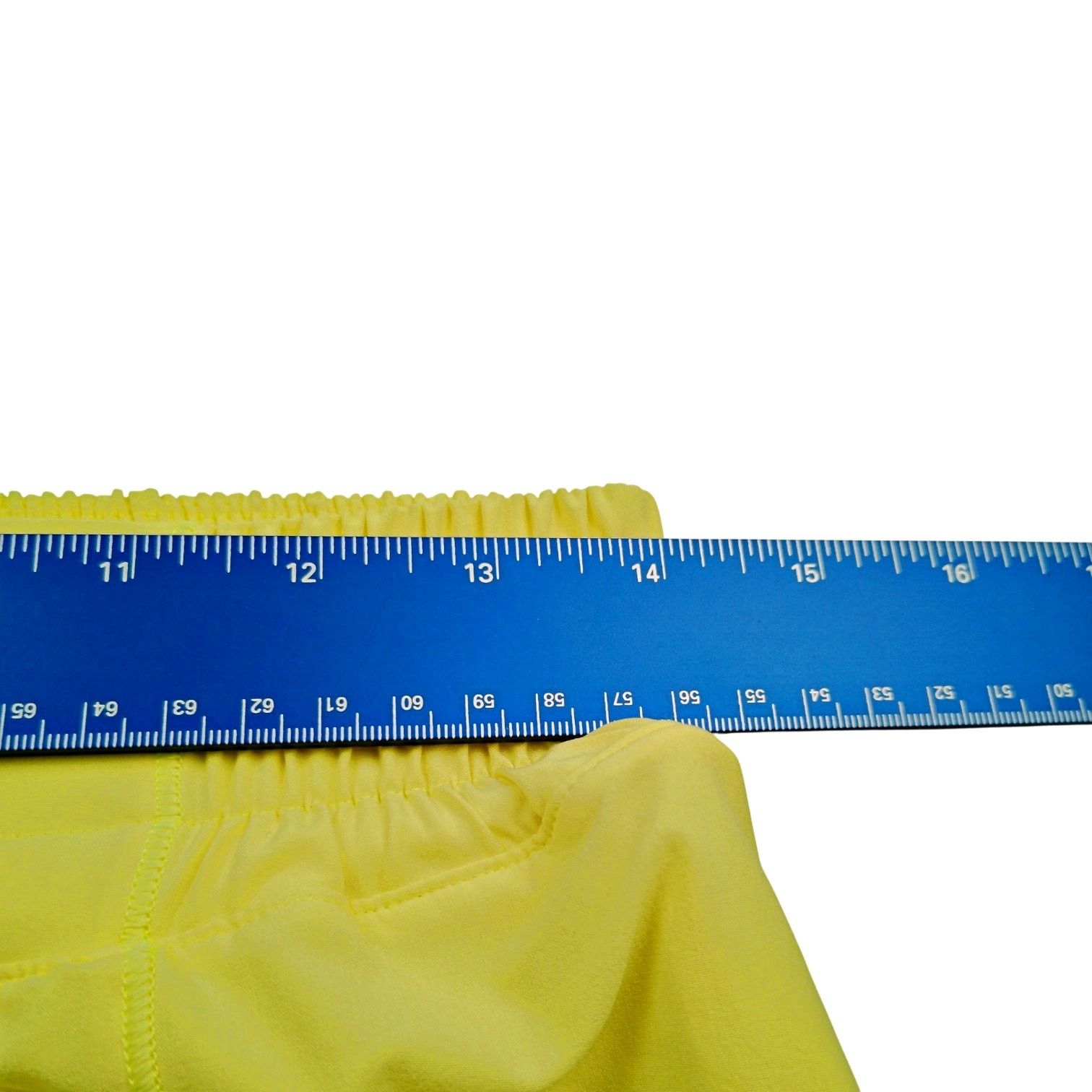 Lululemon Lululemon Hotty Hot Lemon Yellow Low-Rise Unlined Short 4" Size 30" / US 8 / IT 44 - 6 Thumbnail