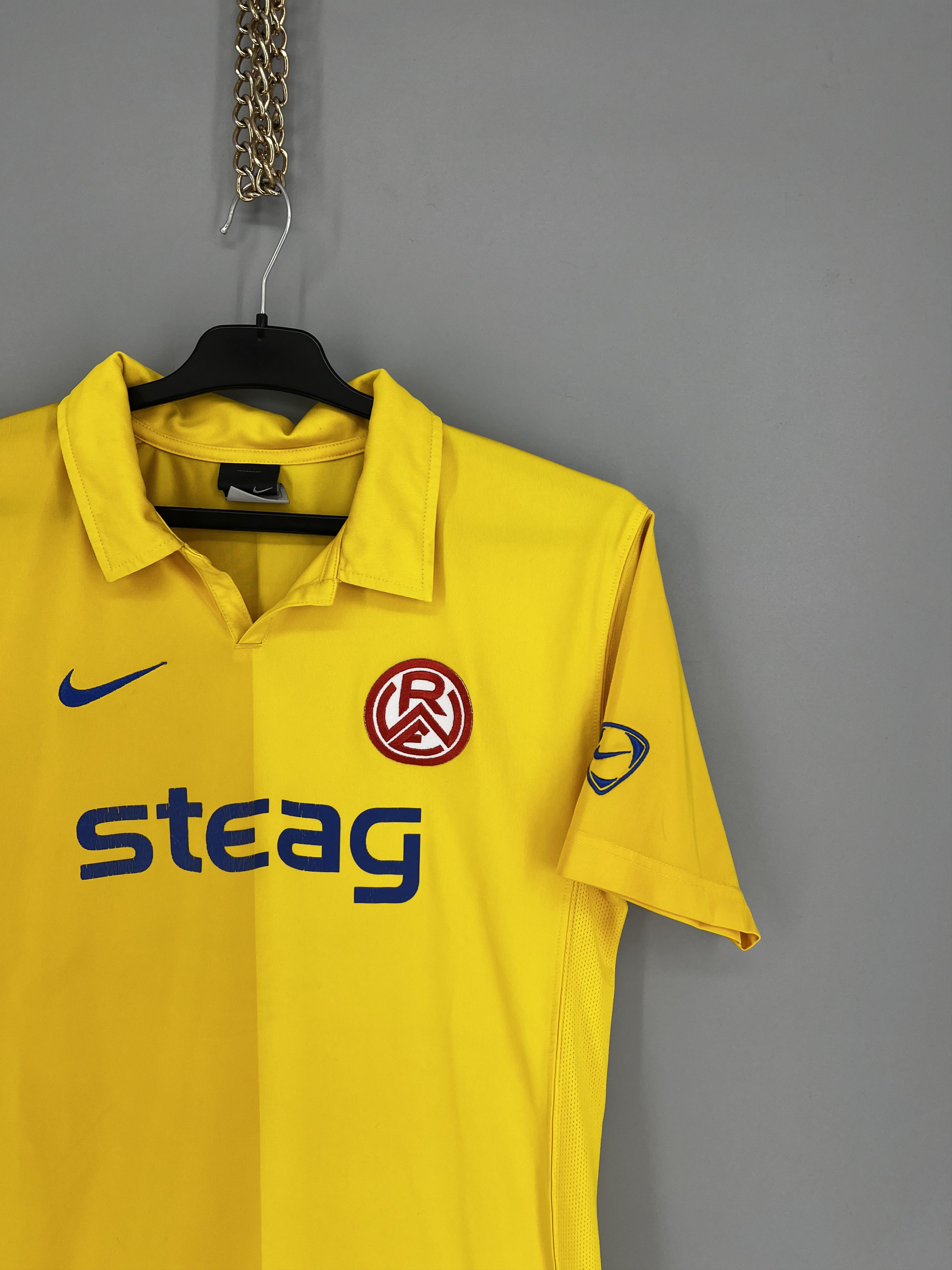 Nike Vintage Nike Rot Weiss Essen RWE Yellow Rare Jersey Shirt Size US XS / EU 42 / 0 - 5 Thumbnail