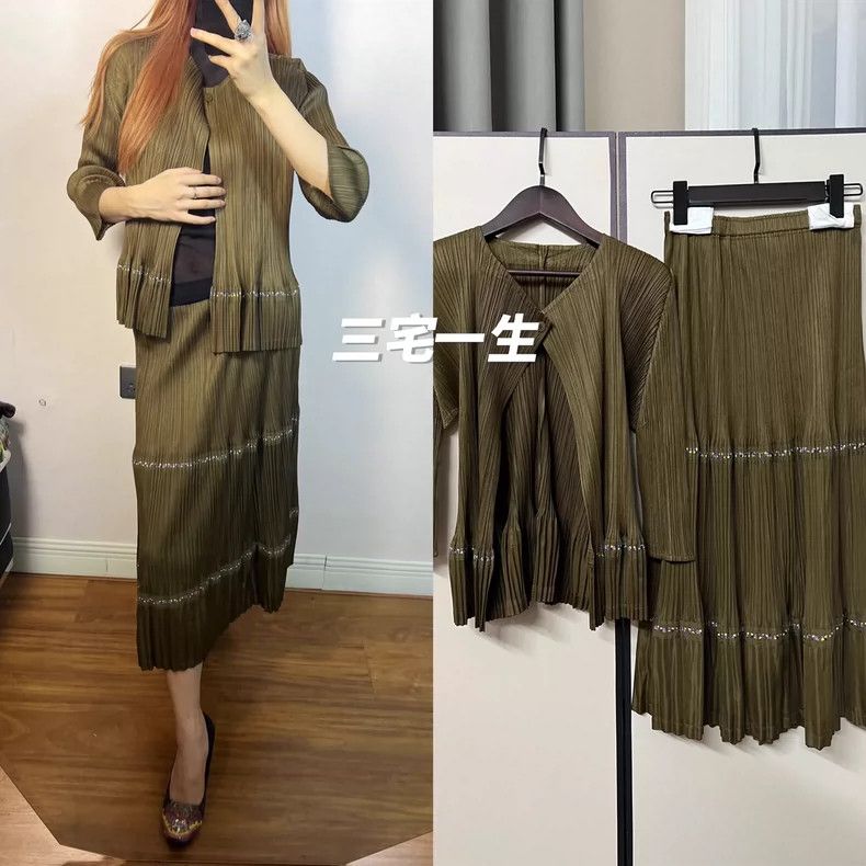 Issey Miyake Issey Miyake size:3 Olive tree skirt Size 42" / US 20 - 1 Thumbnail