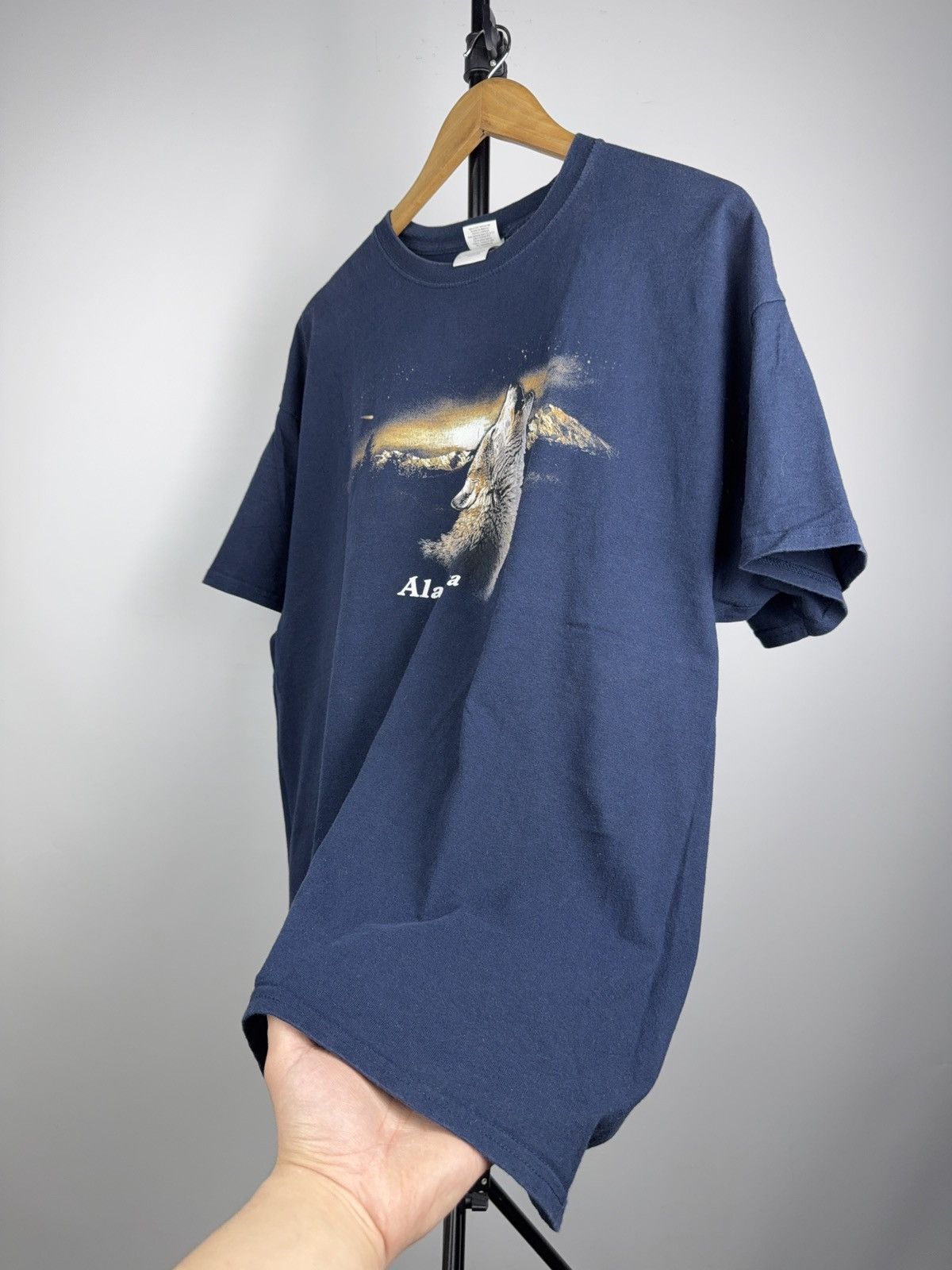 Vintage 00s Retro USA Alaska Wolf Graphic T Shirt Nature Outdoor Tee Size US XL / EU 56 / 4 - 11 Thumbnail