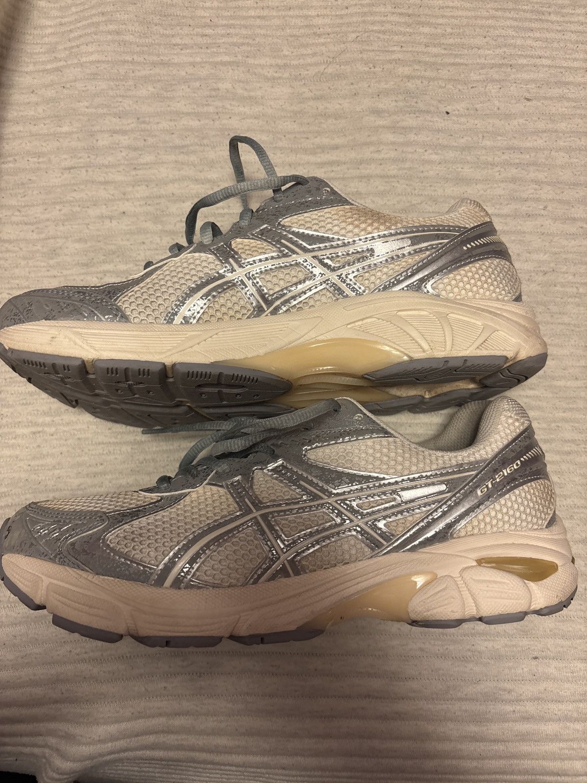 Asics Asics 2160 Cream/Pure silver Size US 9 / EU 42 - 1 Thumbnail