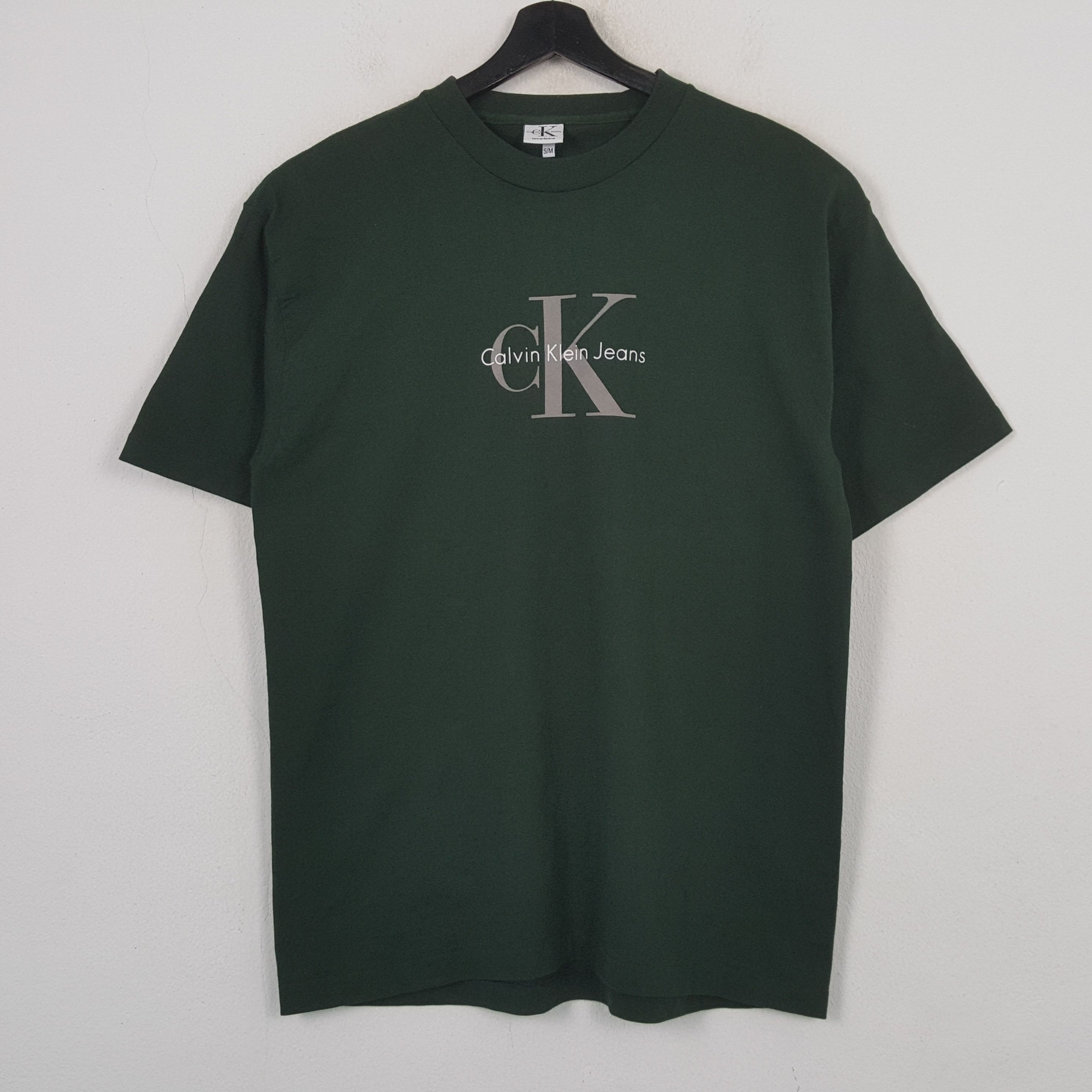 Calvin Klein Calvin Klein Fashion Brand Tshirt RR20 Size US L / EU 52-54 / 3 - 1 Thumbnail