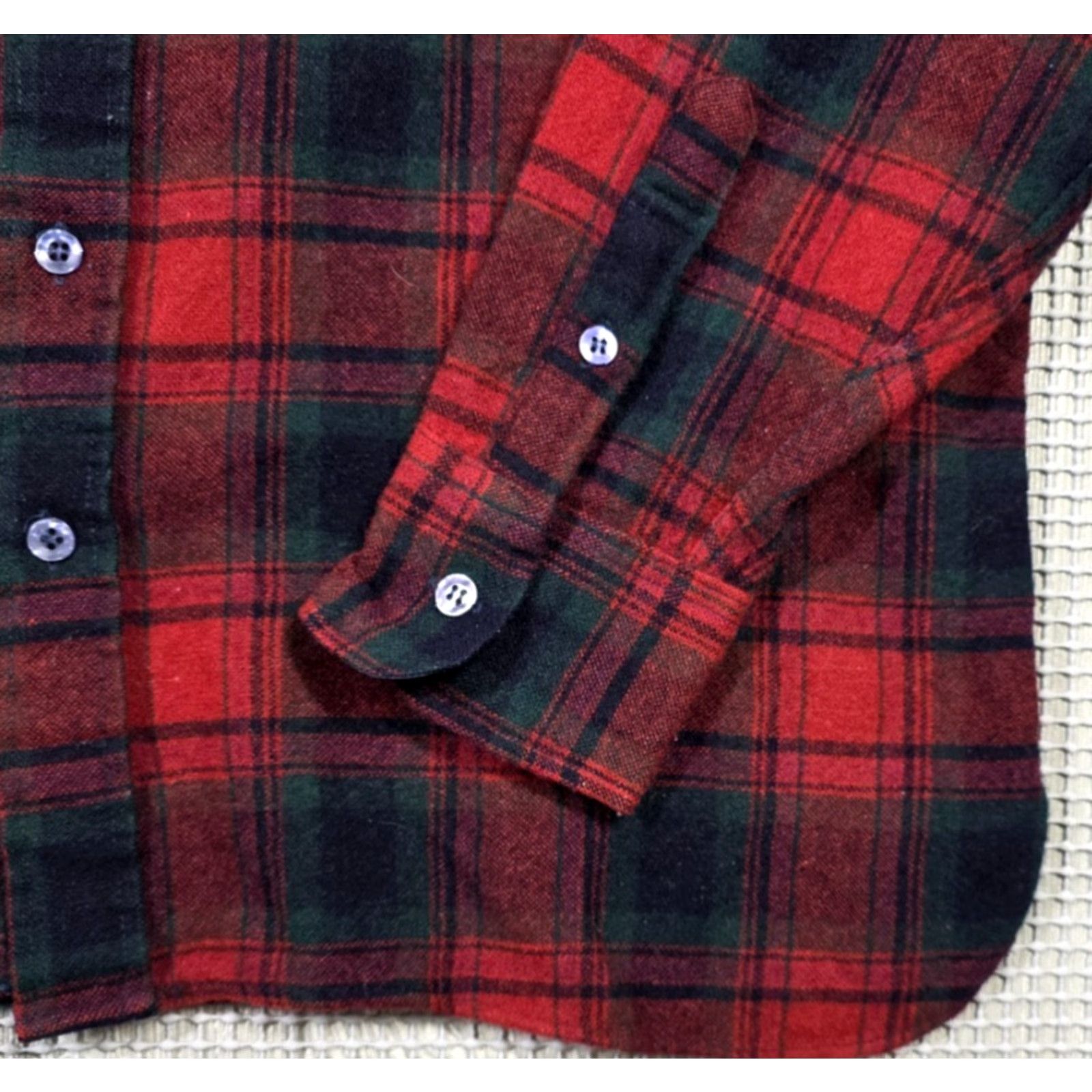 Arrow VINTAGE Arrow Shirt Plaid Red Black L Mens 60s 70s Button-Up Flannel Lined Size US L / EU 52-54 / 3 - 4 Thumbnail