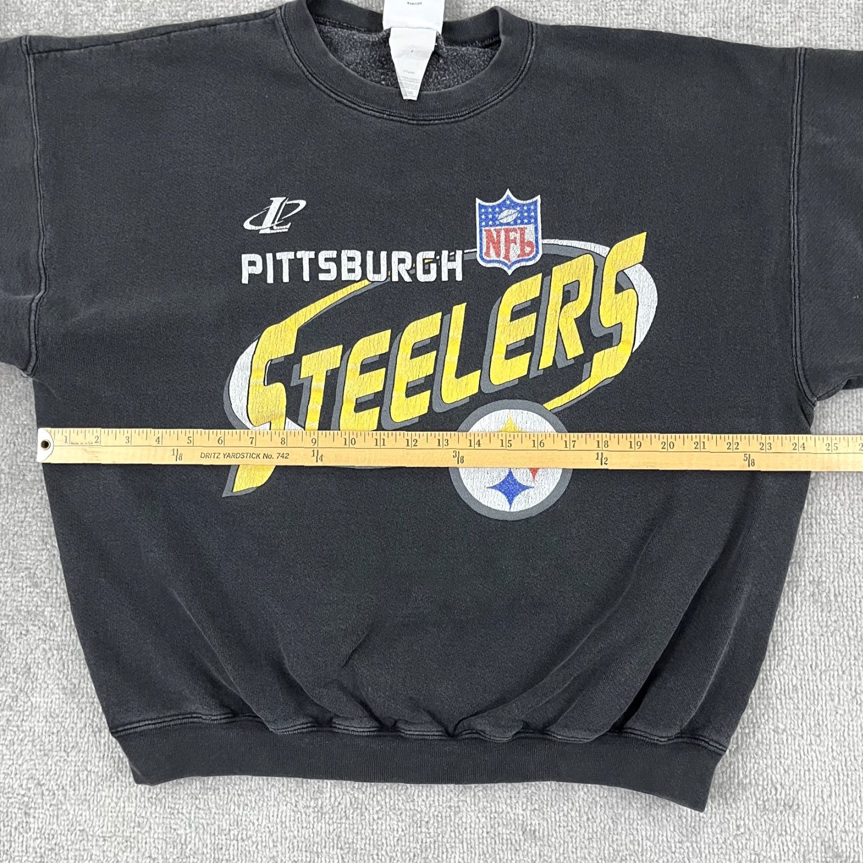 Logo Athletic VINTAGE Pittsburgh Steelers Sweatshirt Mens Large Faded Black Logo Athletic Crew 90s Mens Size US L / EU 52-54 / 3 - 6 Thumbnail