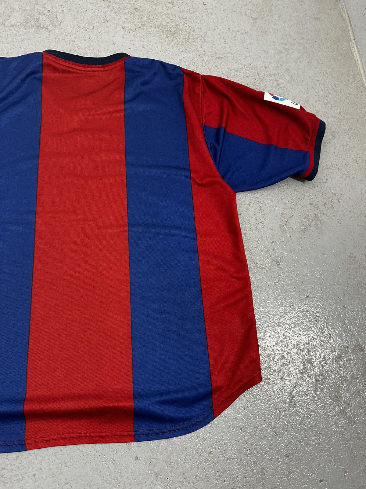 Nike Barcelona 1998/99 Nike Home Jersey Size US XL / EU 56 / 4 - 15 Thumbnail