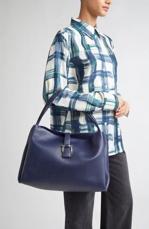 Salvatore Ferragamo o1s1rm0526 Size : OS / Shoulder Bag in Blue Size ONE SIZE - 2 Thumbnail