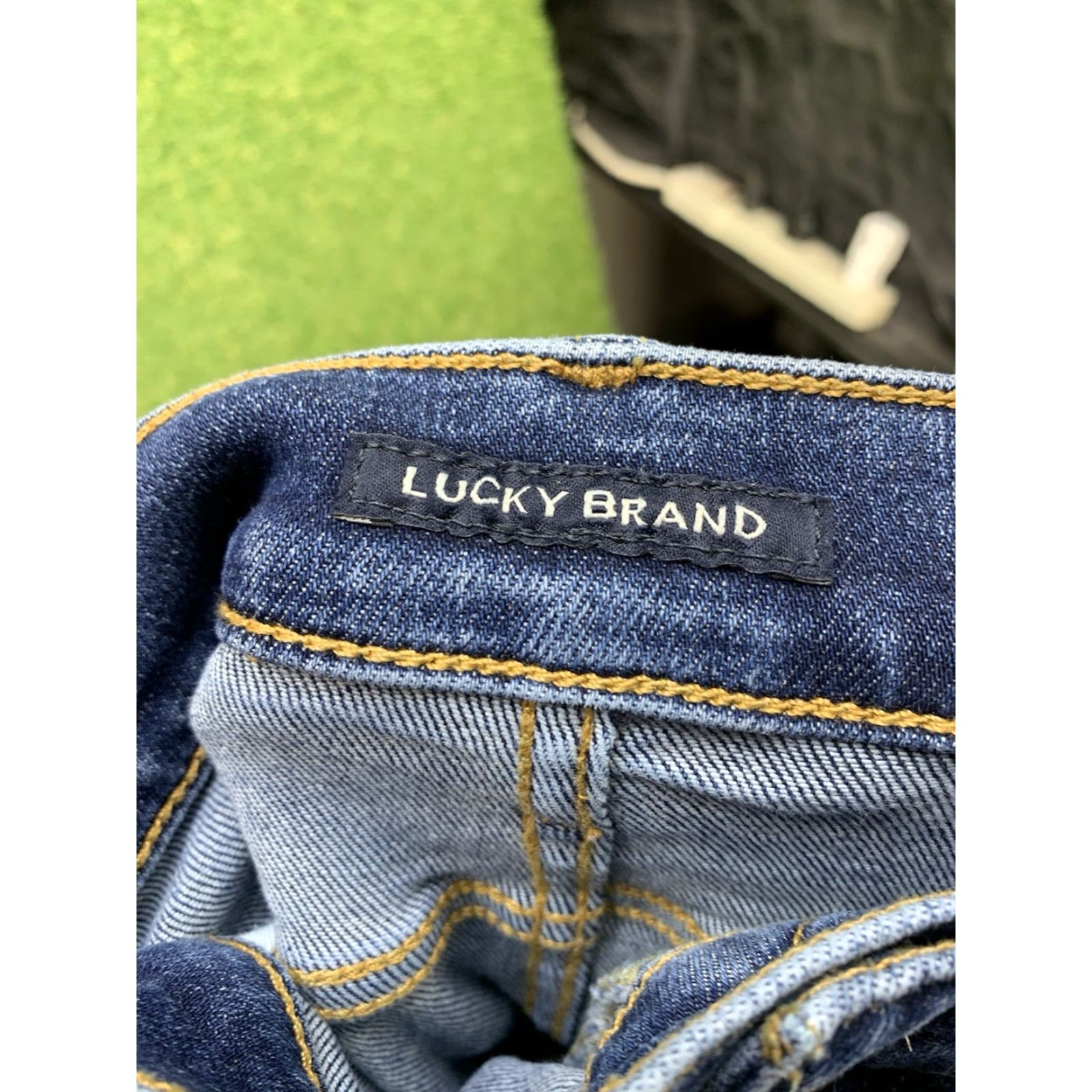 Lucky Brand Lucky Brand Jeans Men 38x32 Straight Leg Denim Medium Wash 223 Regular Fit Blue Pants US Size 38 Mens Size US 38 / EU 54 - 3 Thumbnail