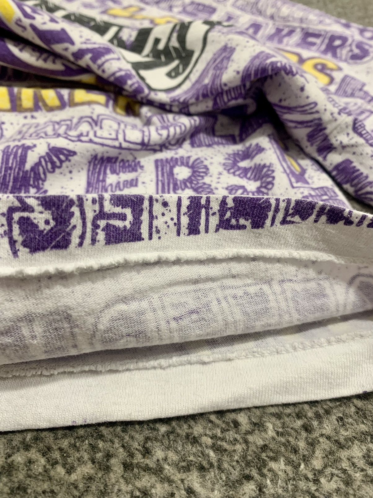 NBA × Vintage LA Lakers 90’s All Over Print Tshirt Size US XL / EU 56 / 4 - 6 Thumbnail