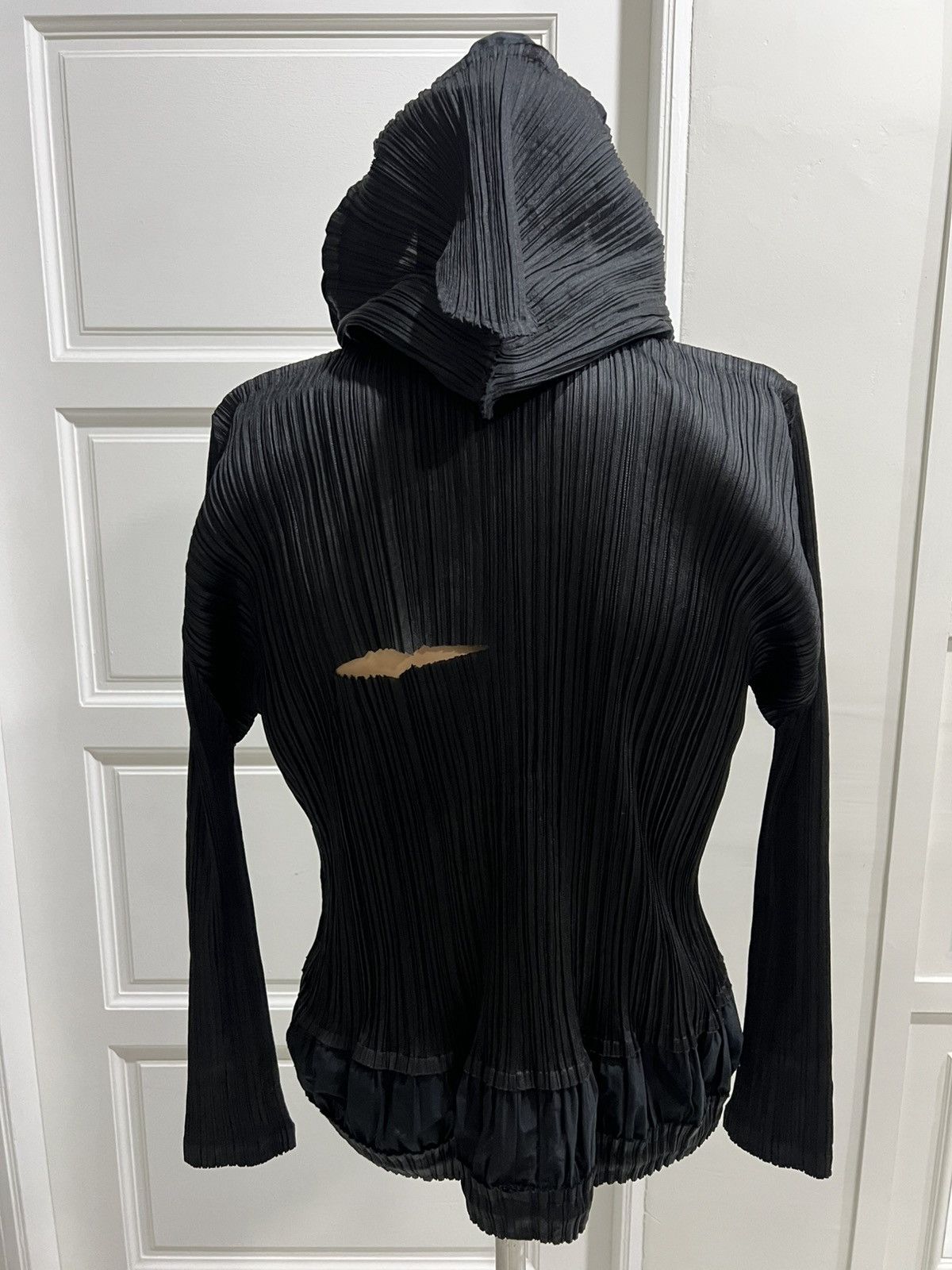 Pleats Please Issey Miyake Pleat Pleats Issey Miyake Black Pleated hoodie Size S / US 4 / IT 40 - 8 Thumbnail
