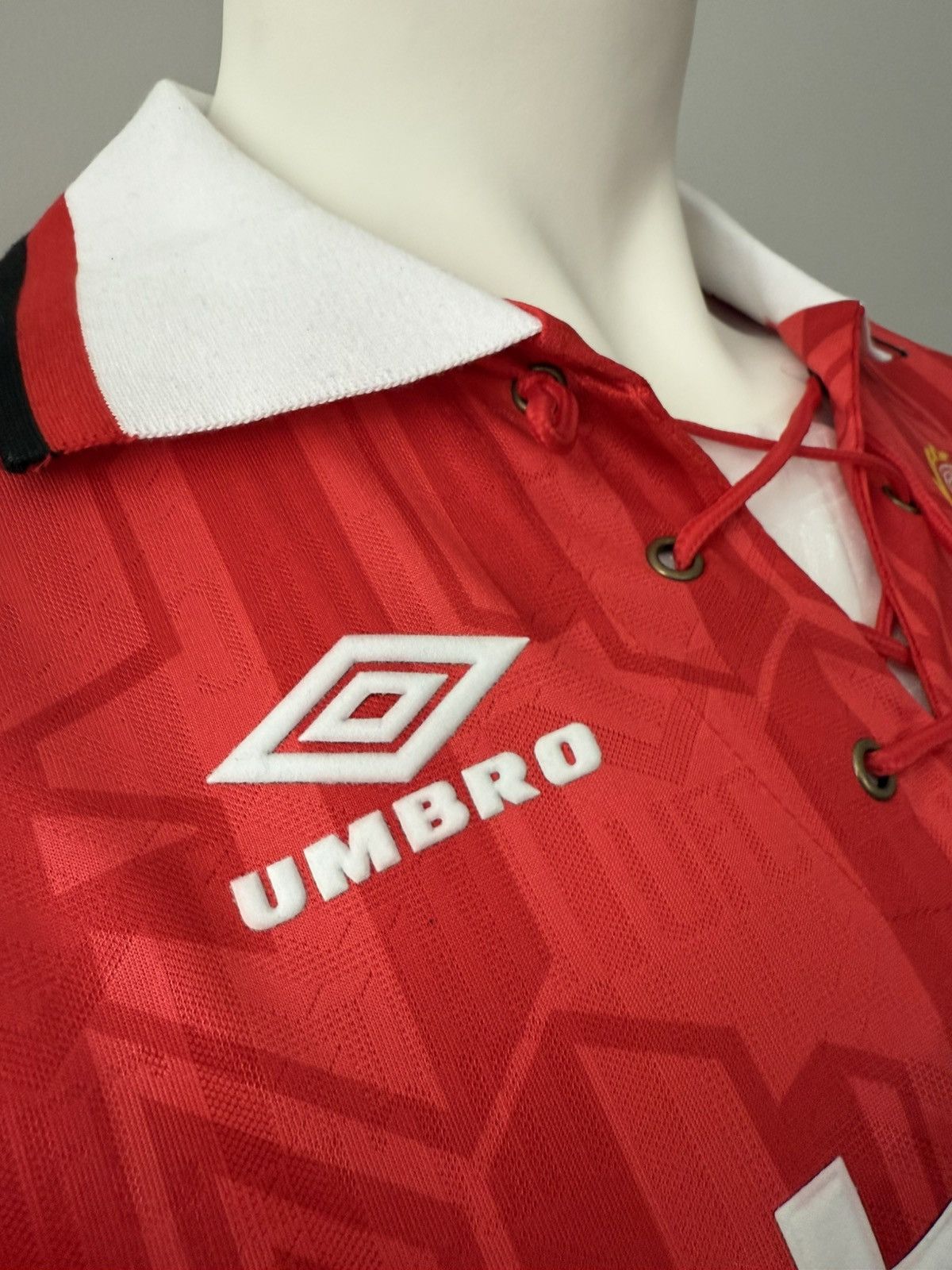Umbro Eric Cantona Manchester United UMBRO New Men’s Soccer Jersey Size US S / EU 44-46 / 1 - 5 Thumbnail