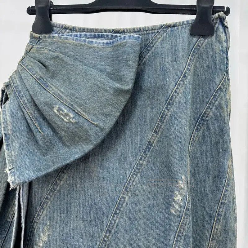 Miu Miu Miu Miu Blue Denim Skirt with Logo . Size 28" / US 6 / IT 42 - 3 Thumbnail