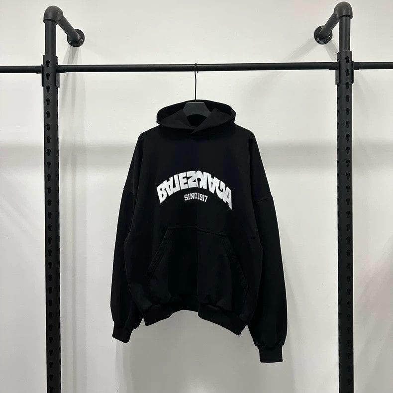 Balenciaga Balenciaga FW23 BACK FLIP ROUND reverse embroidered logo ho Size US M / EU 48-50 / 2 - 1 Thumbnail