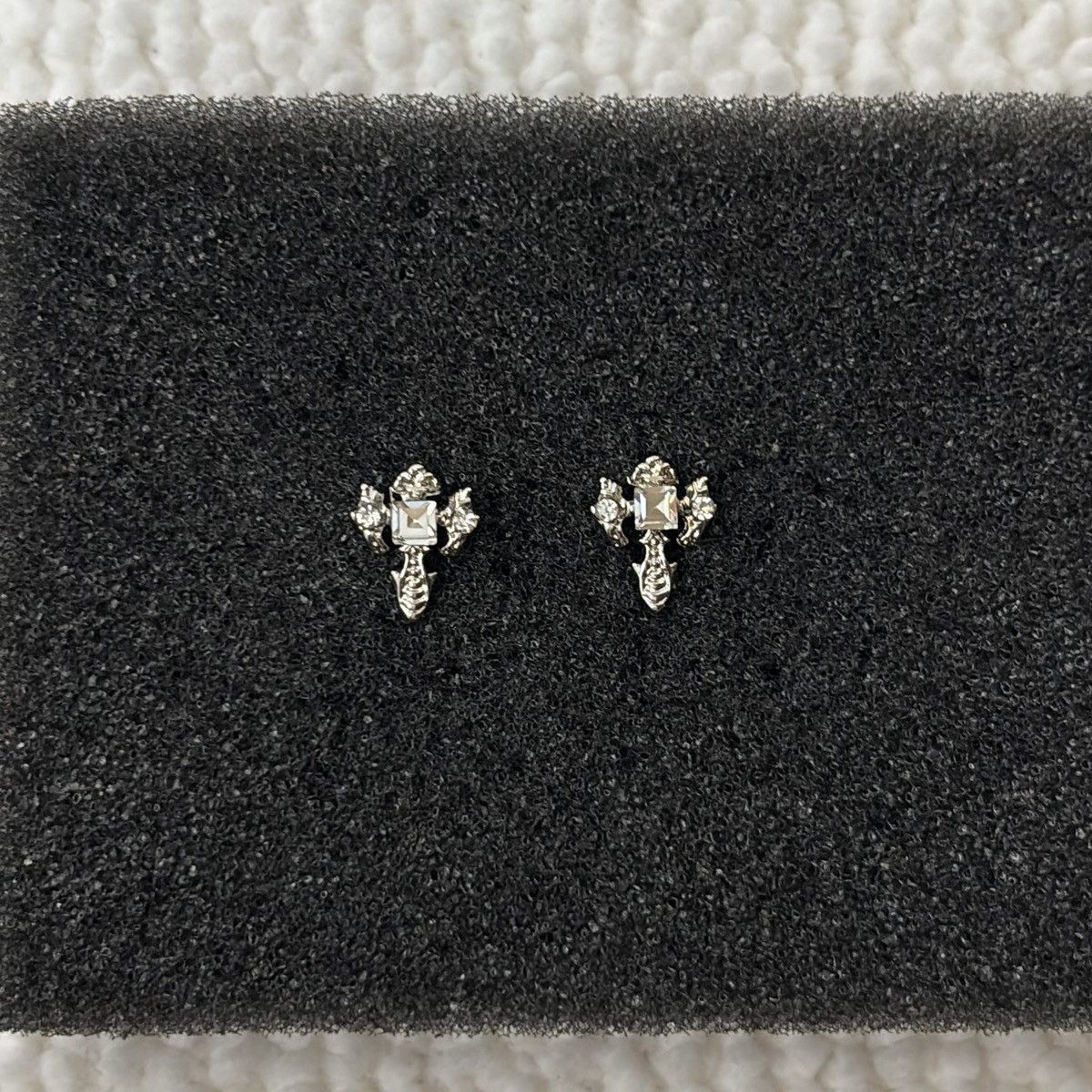 Other Small Cross Stud Earrings for Men Women Streetwear Hip Hop Size ONE SIZE - 1 Thumbnail