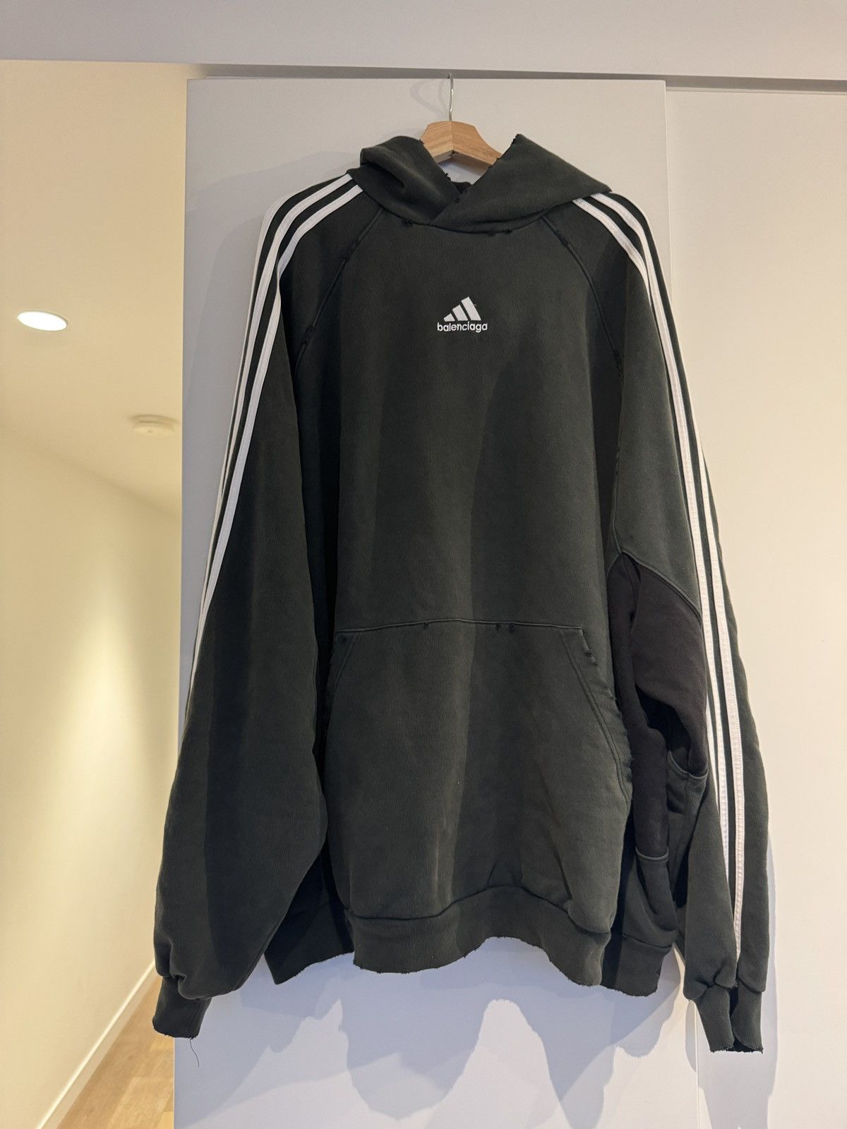 Adidas × Balenciaga Balenciaga x Adidas Oversized Hoodie size 3 rare color Size M / US 6-8 / IT 42-44 - 1 Thumbnail