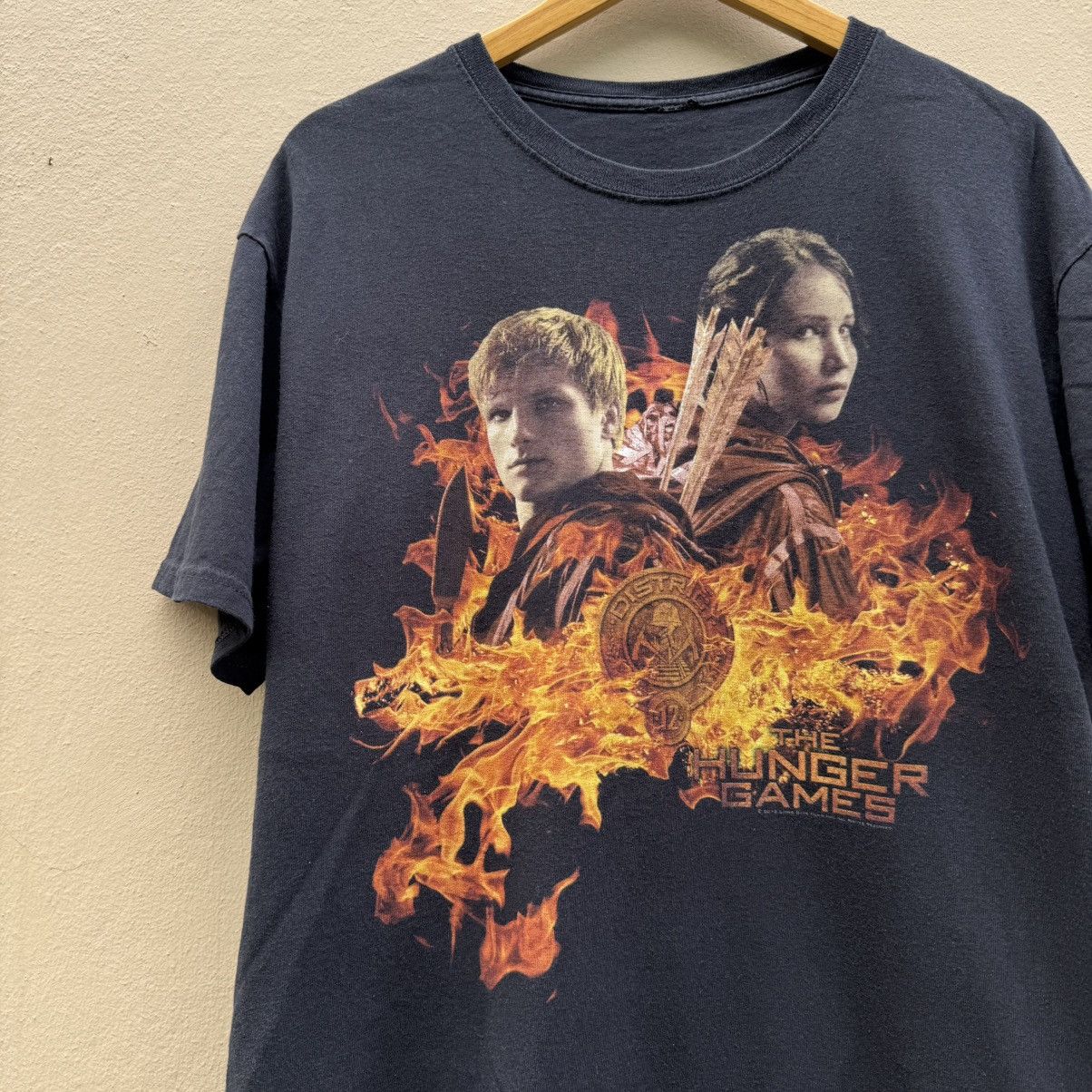 Vintage The hunger game movie tee Size US L / EU 52-54 / 3 - 2 Thumbnail