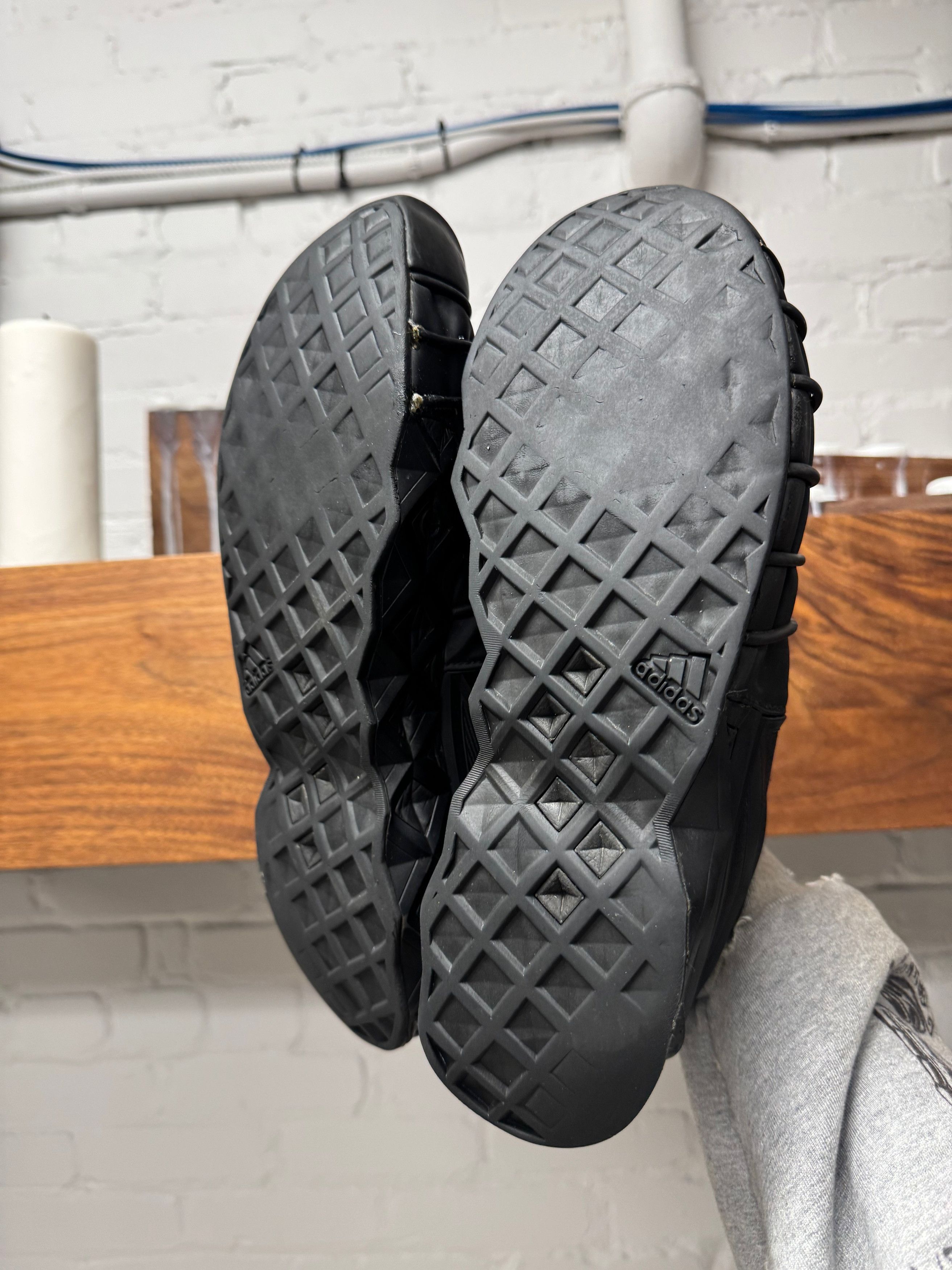 Yohji Yamamoto 2001 Yohji Yamamoto X Adidas ‘Tenet’ Low Top Sneakers Size US 10.5 / EU 43-44 - 5 Thumbnail