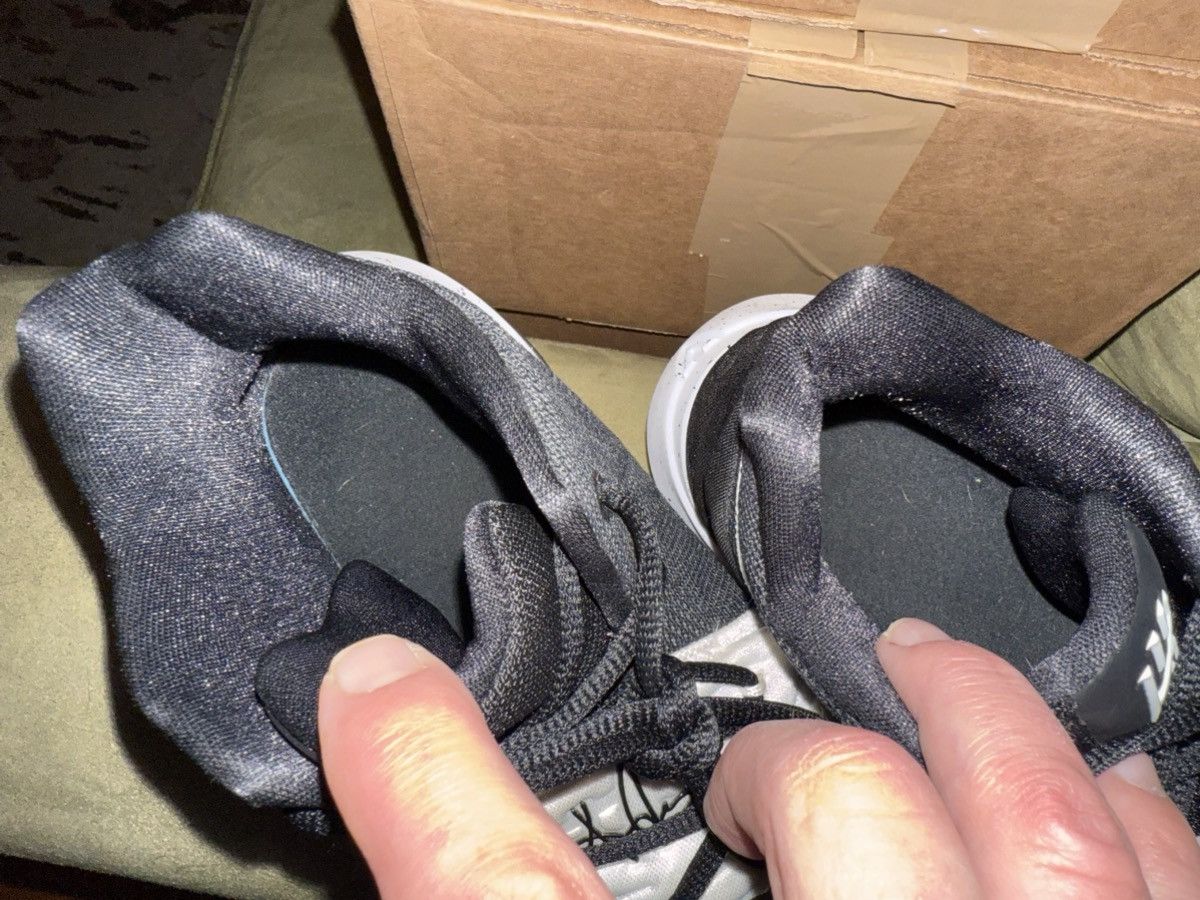 Nike Kyrie V Team Black Magic mid, OG Box, EXC! Minimal Use!