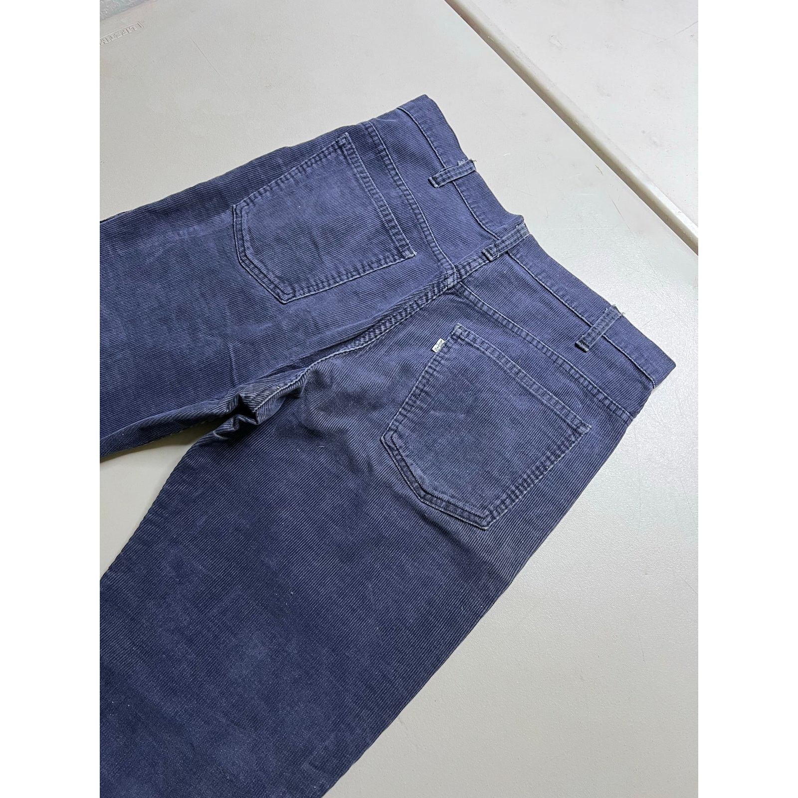 Levi's VTG 1980s Levi’s 646 Flared Corduroy Trousers Navy 36W x 31L Size US 36 / EU 52 - 13 Thumbnail