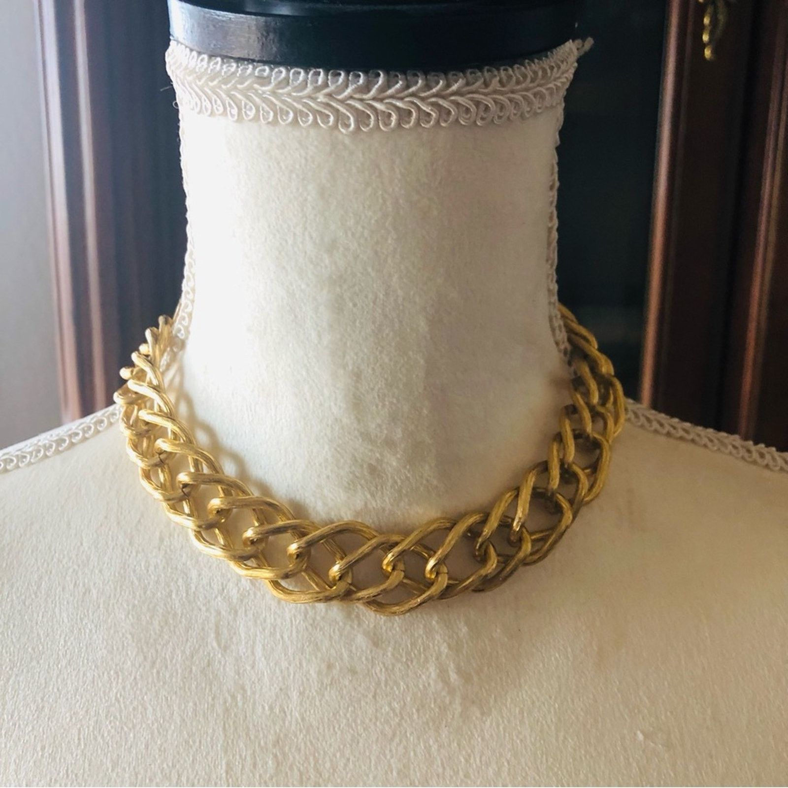 Vintage Vintage Avon gold plated chain link choker necklace Size ONE SIZE - 2 Thumbnail