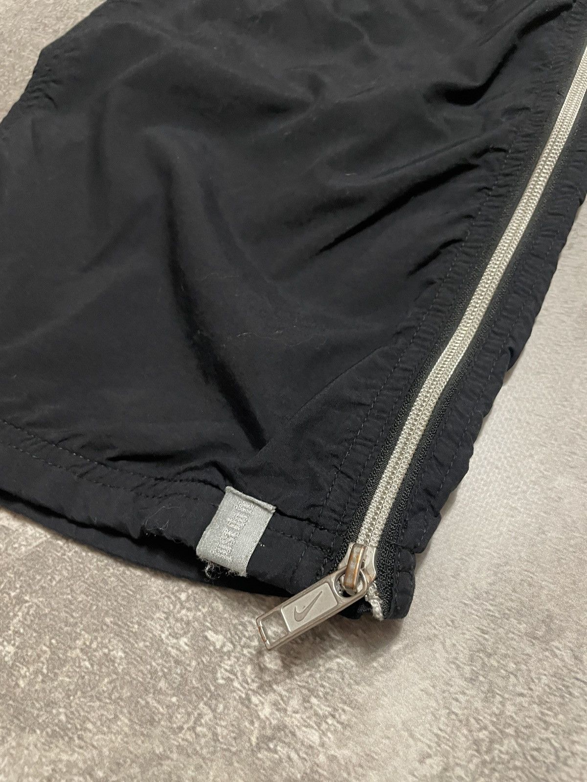 Nike Vintage Nike Nylon Full Zip Track Pants Y2K Size 28" / US 6 / IT 42 - 7 Thumbnail