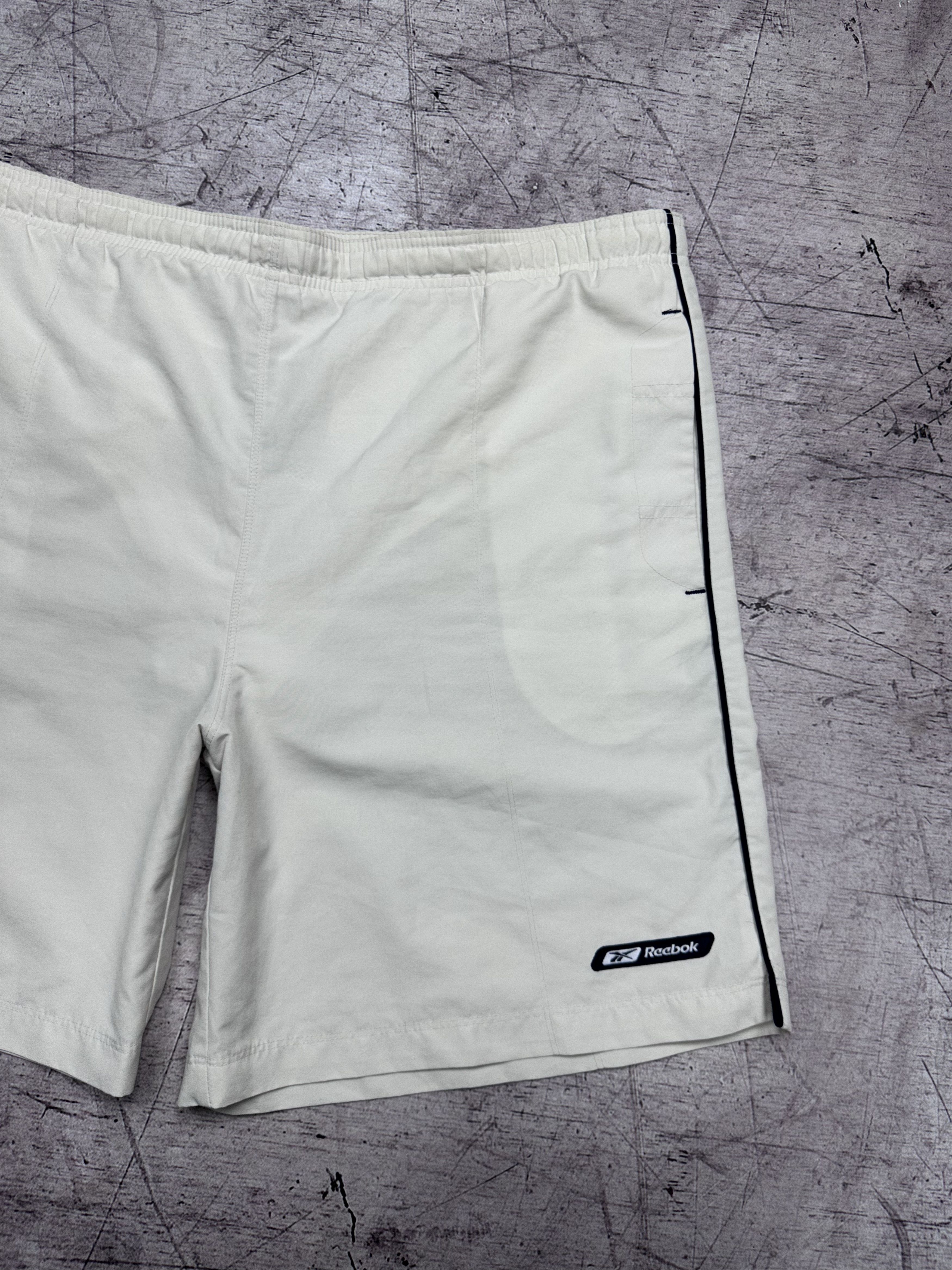 Reebok Reebok Vintage Mens Nylon Shorts Size US 32 / EU 48 - 2 Thumbnail