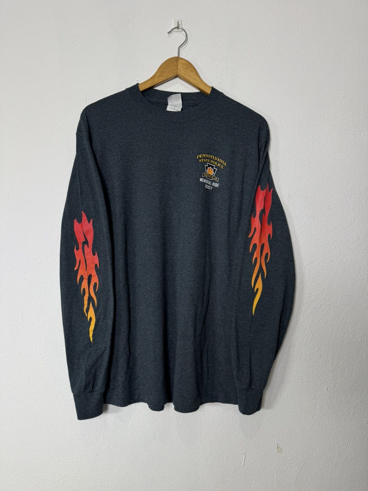 Gildan Pennsylvania state police 👮🏻‍♂️ tshirt Size US L / EU 52-54 / 3 - 3 Thumbnail