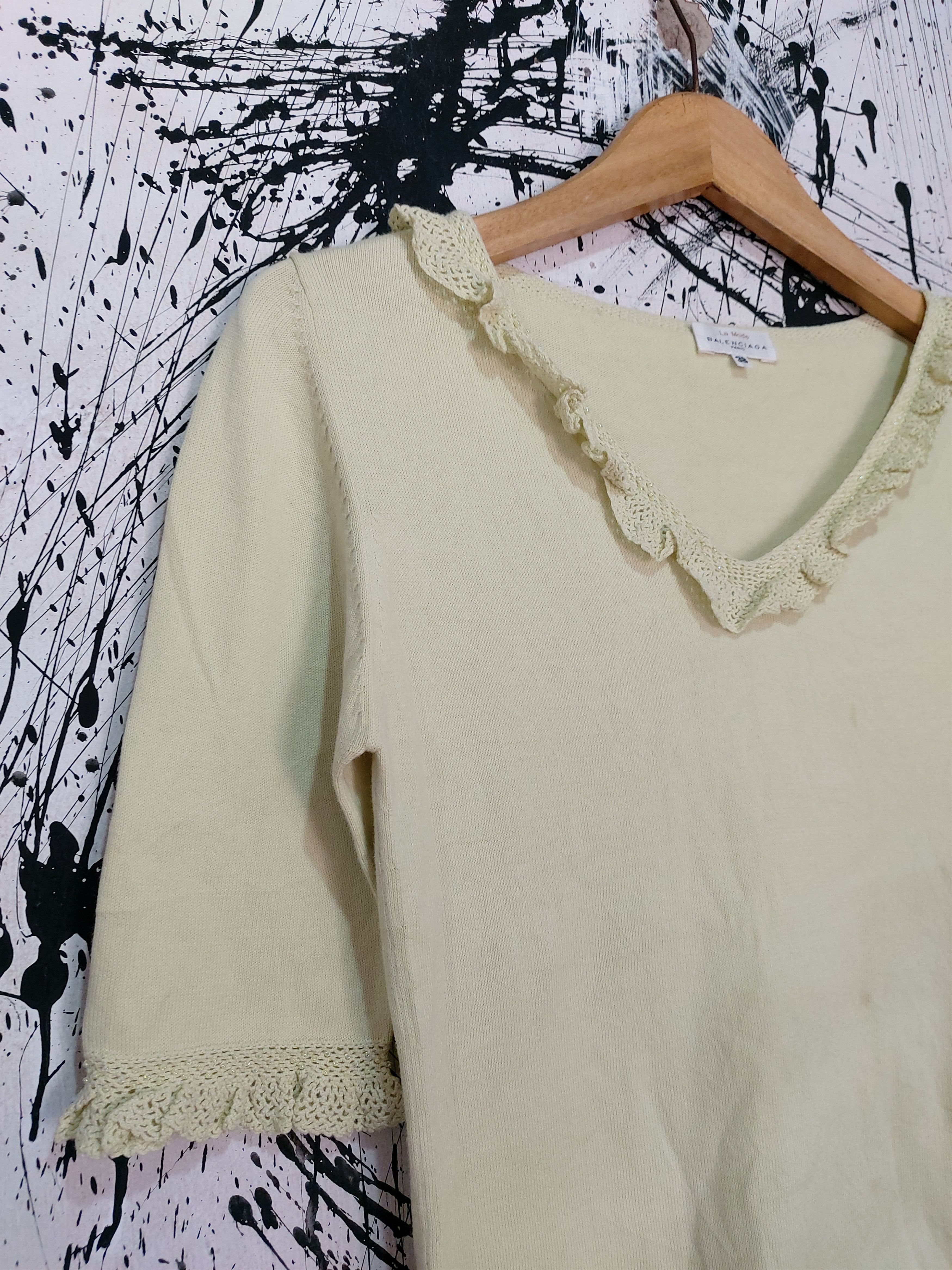 Balenciaga BALENCIAGA PARIS V NECK LACE TEE Size S / US 4 / IT 40 - 2 Thumbnail