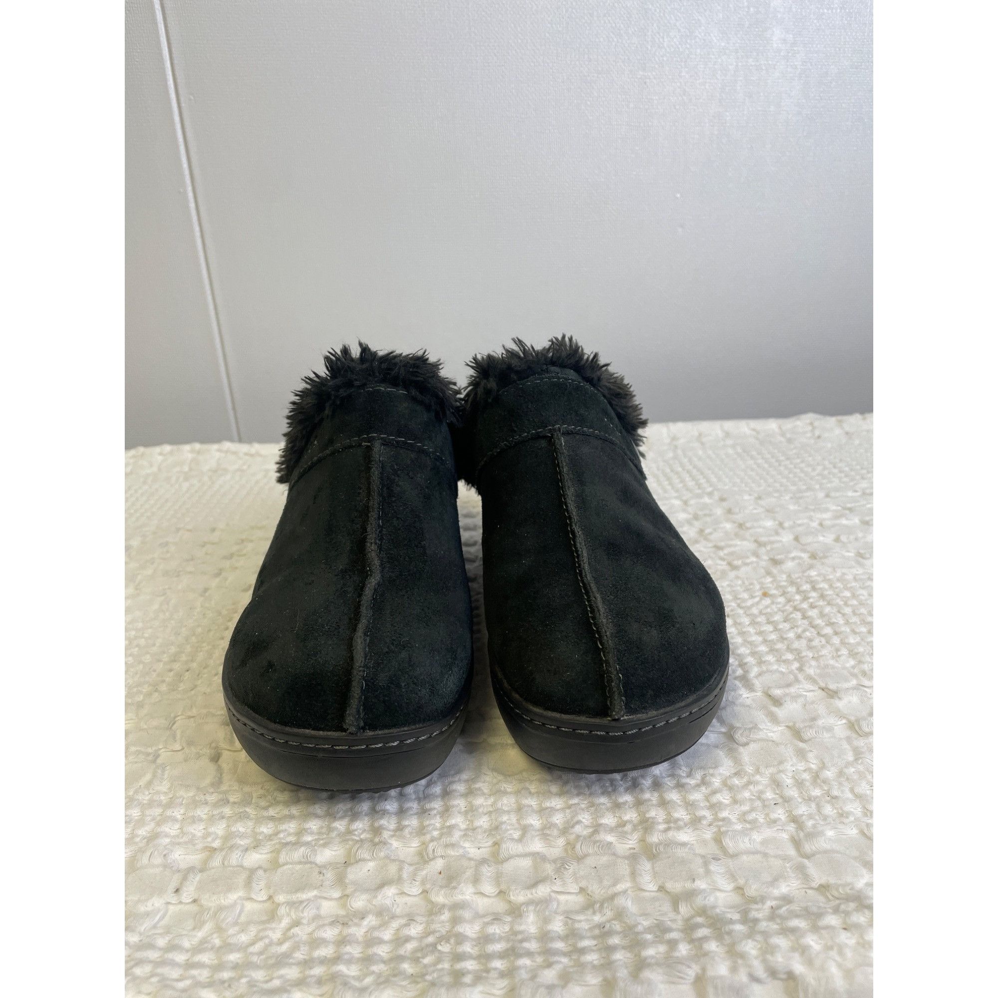 Crocs Crocs Women's Black Suede Shoes/Slide onClogs Size 9 SKU 248 Size US 8 / IT 38 - 2 Thumbnail