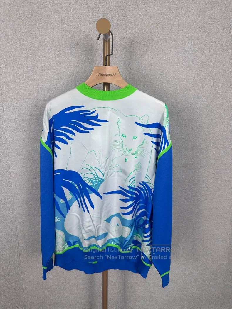 Hermes Blue and white graffiti top