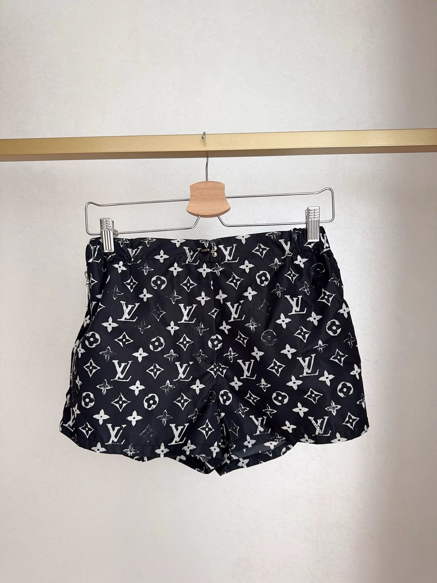 Louis Vuitton LV Women's 34 Black Monogram Print Short Size 25" / US 0 / IT 36 - 1 Thumbnail
