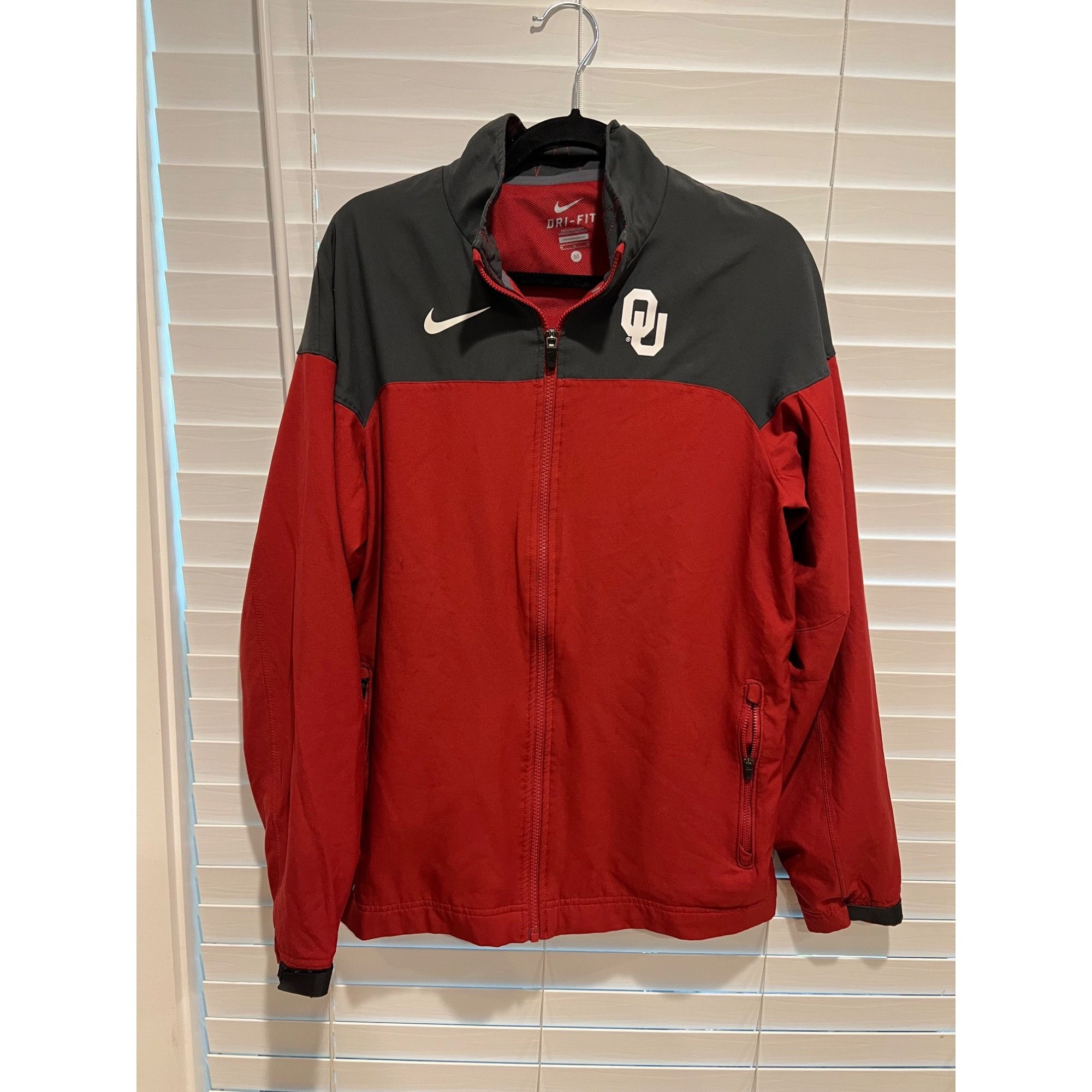 Nike Nike Oklahoma Sooners Lightweight Jacket - Size M Size US M / EU 48-50 / 2 - 1 Thumbnail