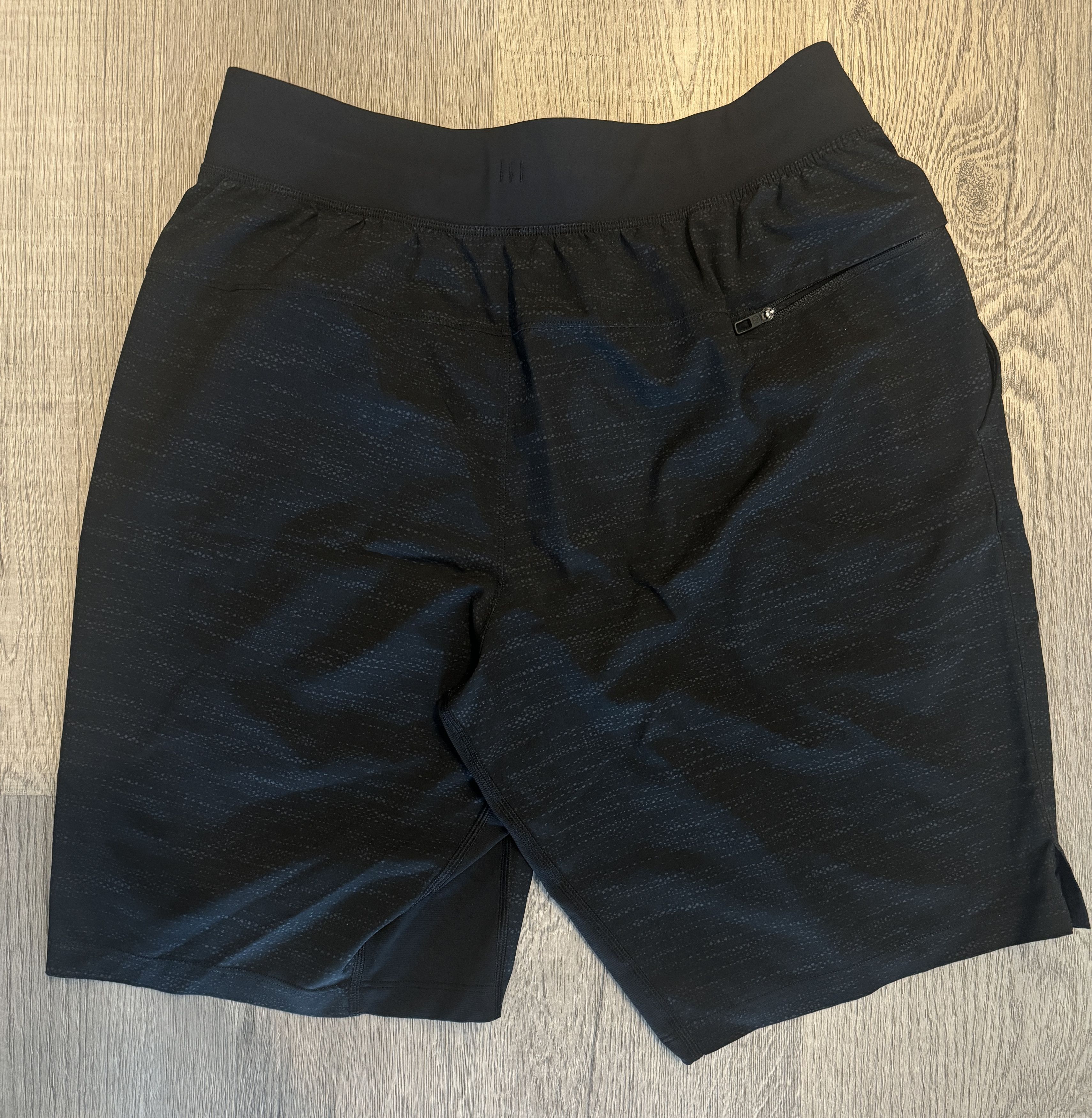 Lululemon Lululemon Mens Black Basketball Gym Shorts Size S Size US 31 - 4 Thumbnail